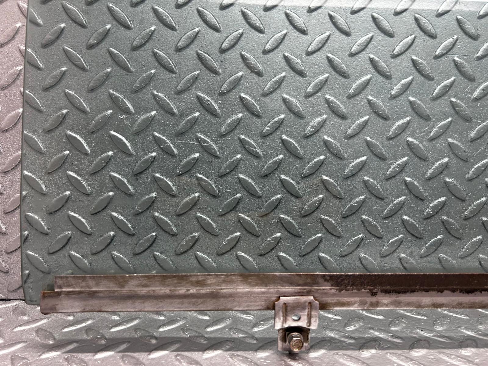 1406 Mercedes-Benz V123 240D LWB Rear Left Door Window Glass