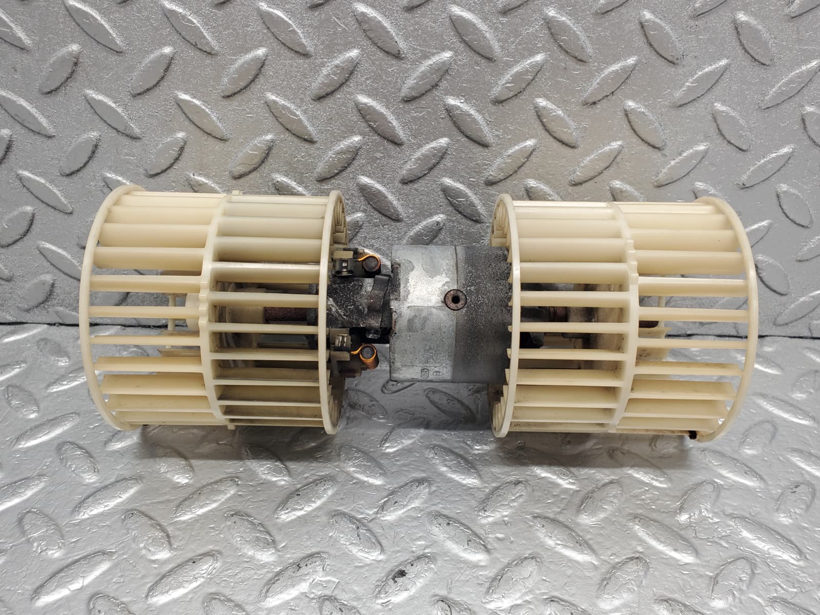 50097 Mercedes-Benz R107 380SL Heater Blower Motor Bosch 0130063022