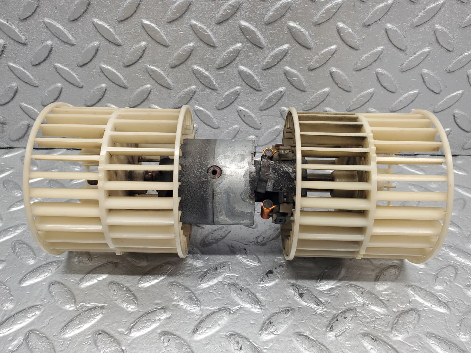 50097 Mercedes-Benz R107 380SL Heater Blower Motor Bosch 0130063022