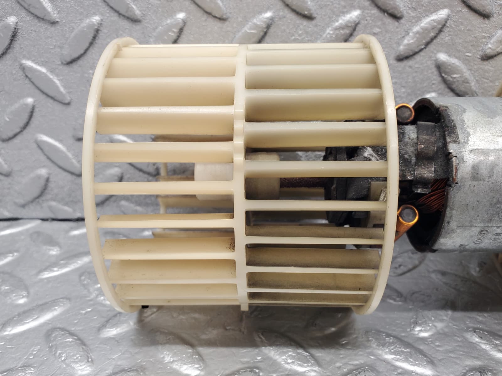 50097 Mercedes-Benz R107 380SL Heater Blower Motor Bosch 0130063022