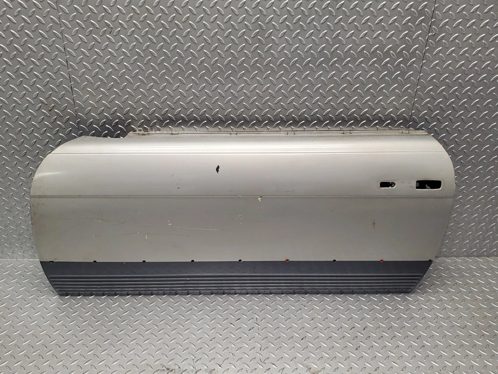 48265 Mercedes-Benz C107 R107 Left Door