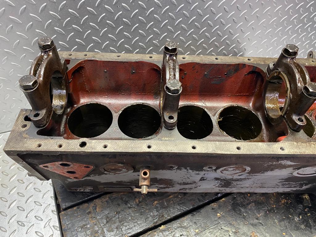 1770 Mercedes-Benz W105 219 PONTON Engine Block M180.921