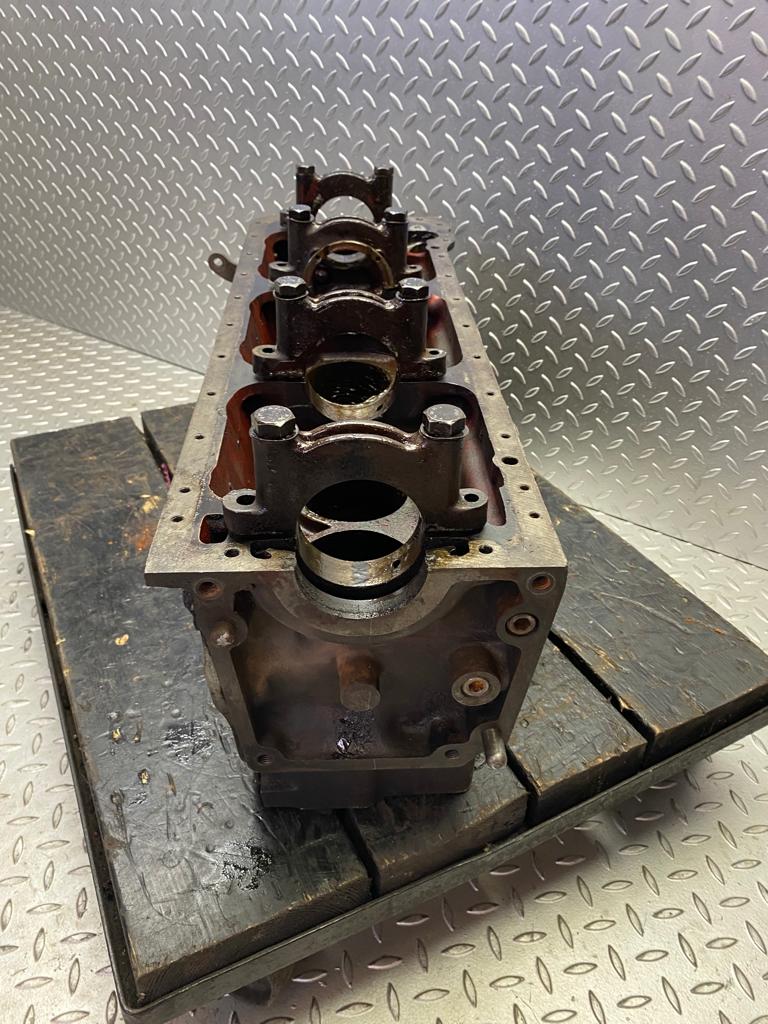 1770 Mercedes-Benz W105 219 PONTON Engine Block M180.921