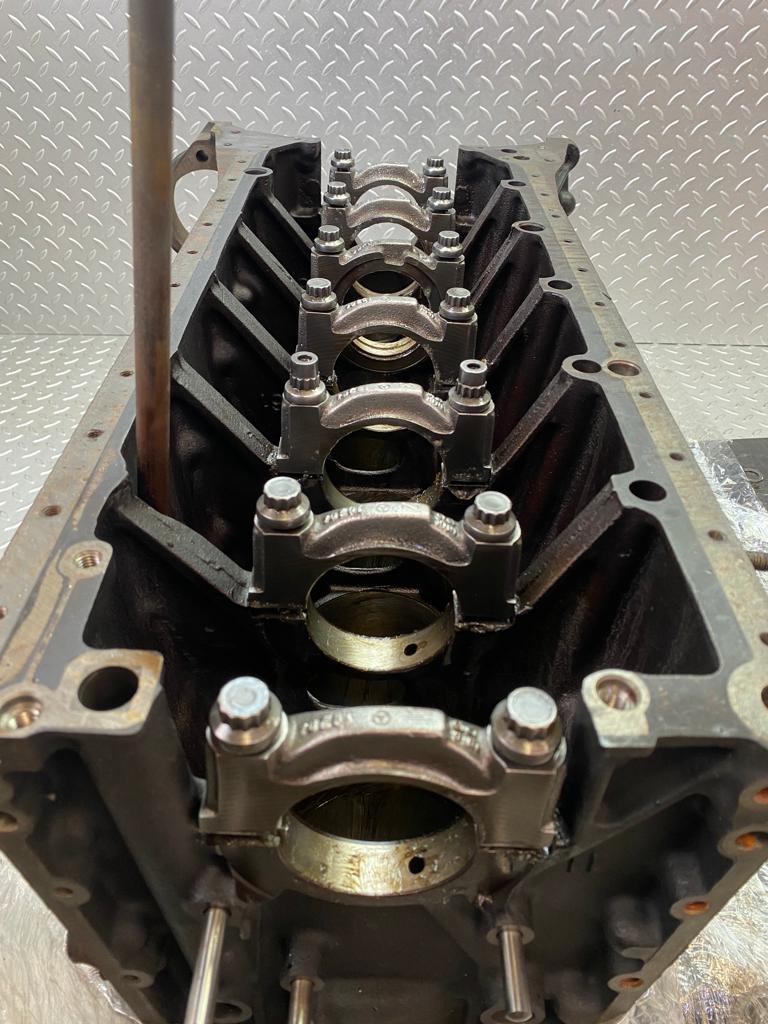 21952 Mercedes-Benz W126 300SE Engine Block M103.981 1030110401