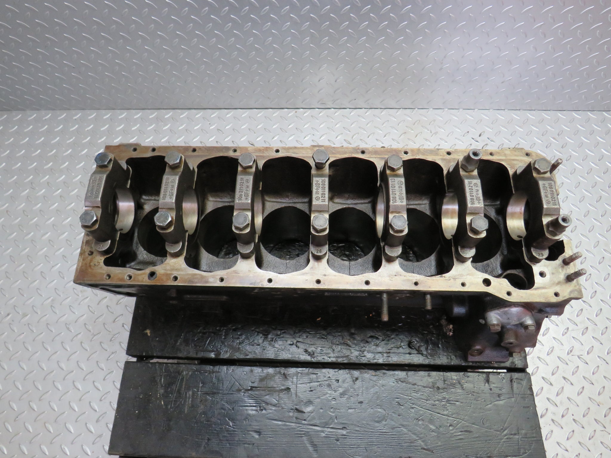 24186 Mercedes-Benz W123 280E Engine Block 1100111101 M110.988