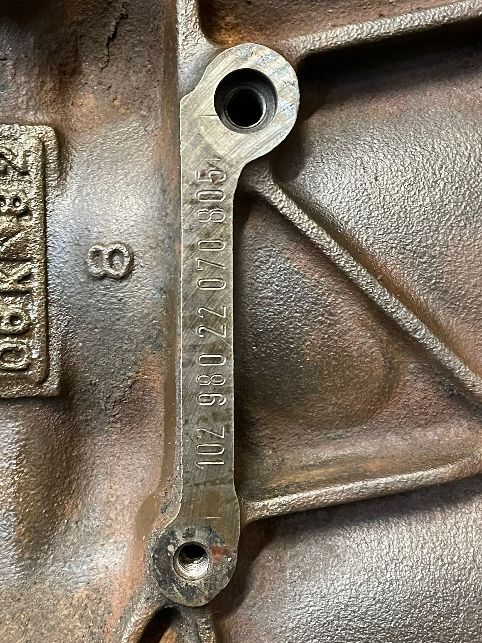 29957 Mercedes-Benz W123 230E Engine Block 1020110301 M102.980