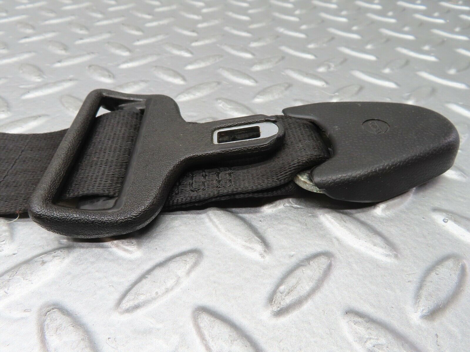 21239 Mercedes-Benz W123 230E Front Right Seat Belt 1238602686