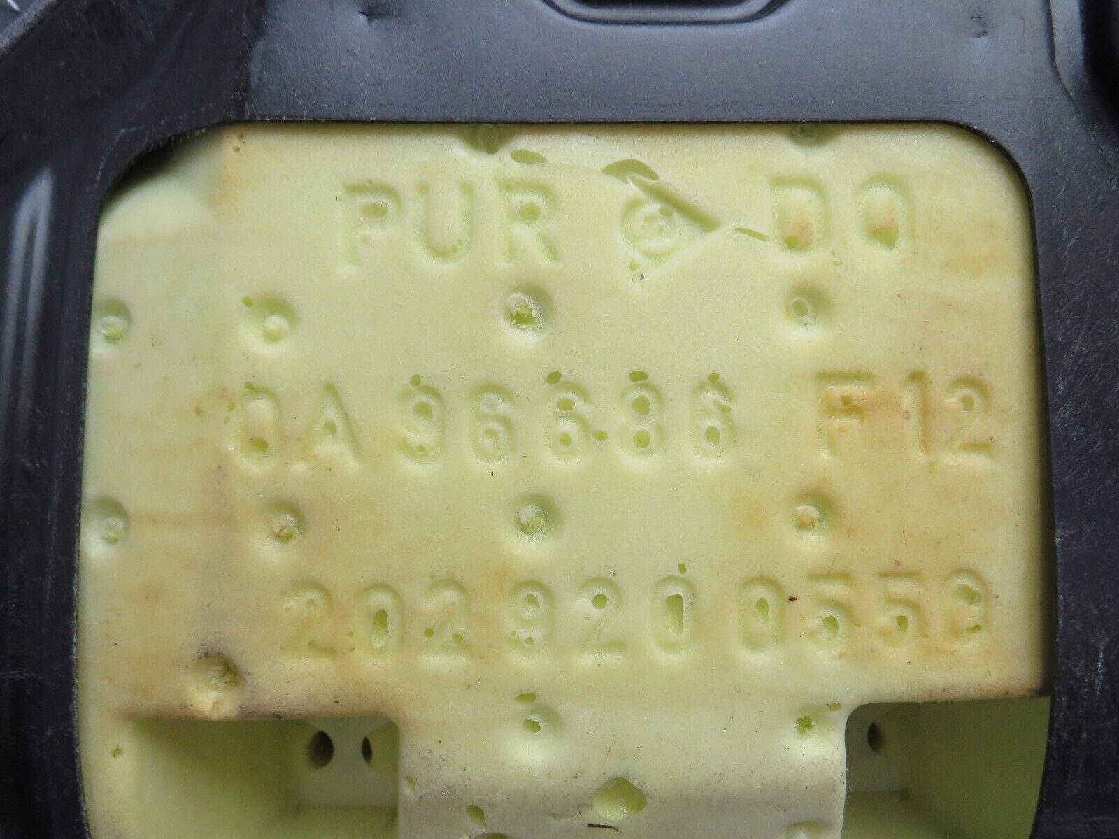 33340 Mercedes-Benz W202 C180 Rear Seat 2029200550 2029202916