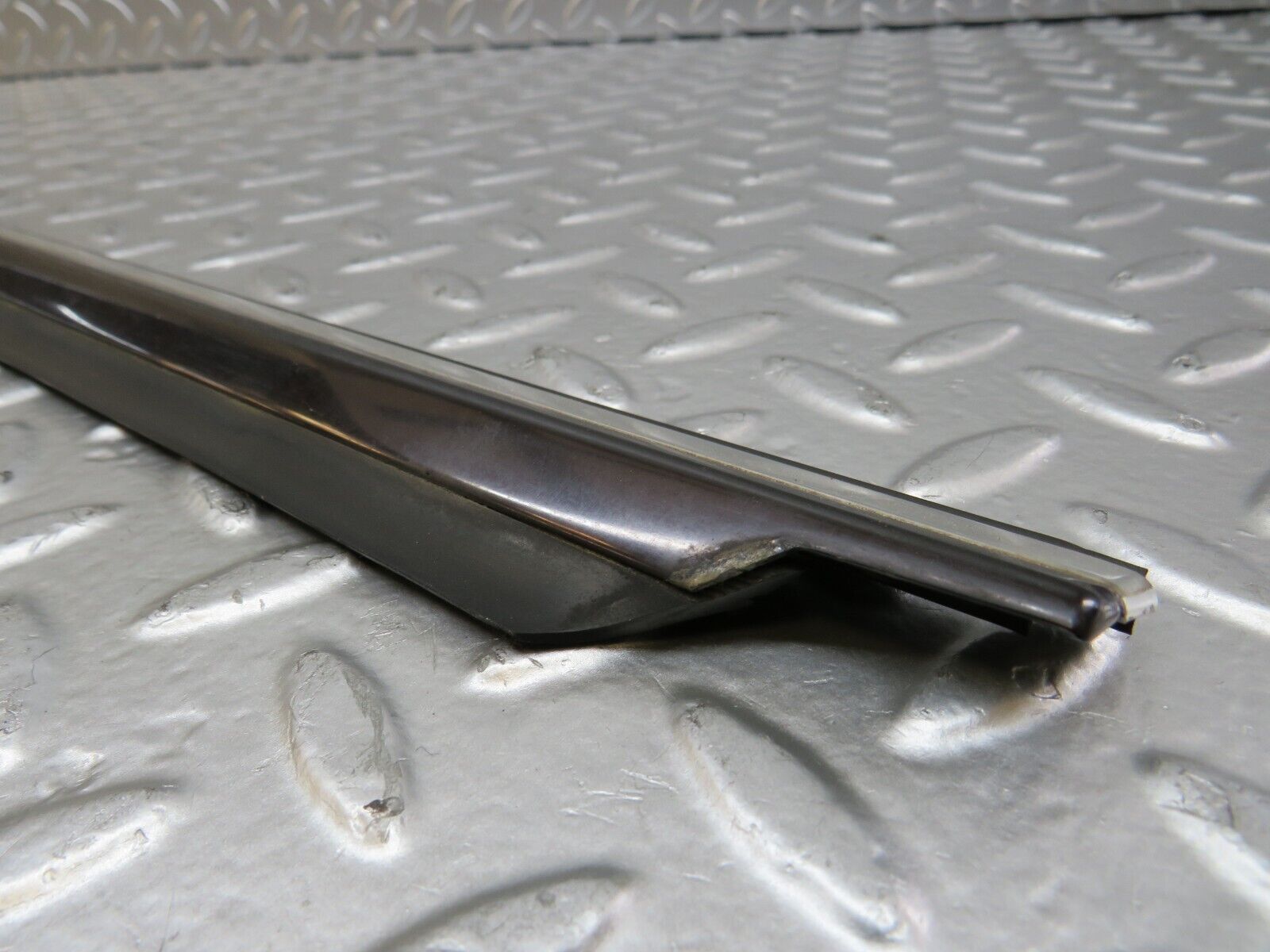 24886 Mercedes-Benz W140 SEL320 LWB Rear Right Door Moulding Trim