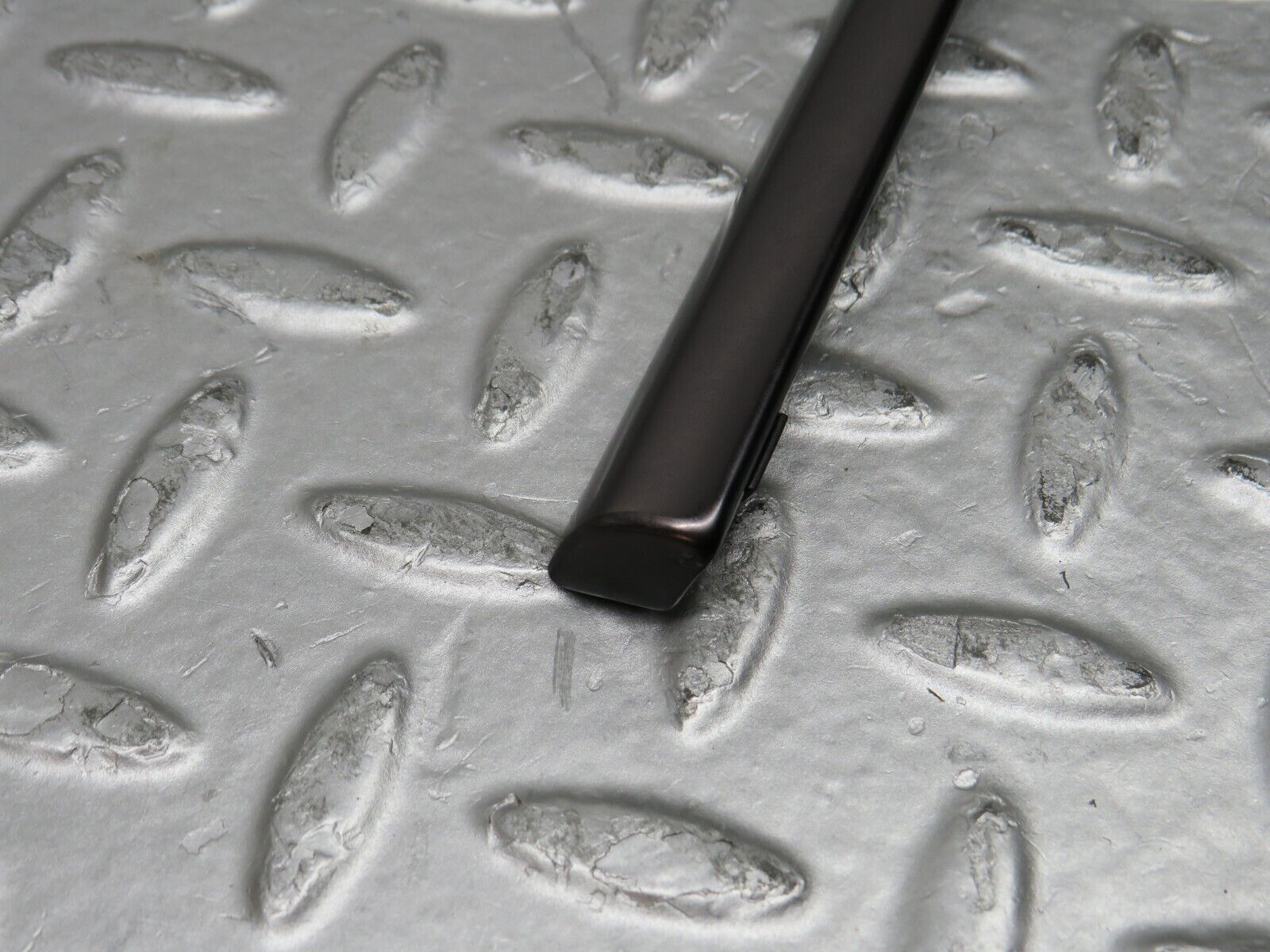 37893 Mercedes-Benz A124 320E Cabriolet Rear Left Window Moulding Trim