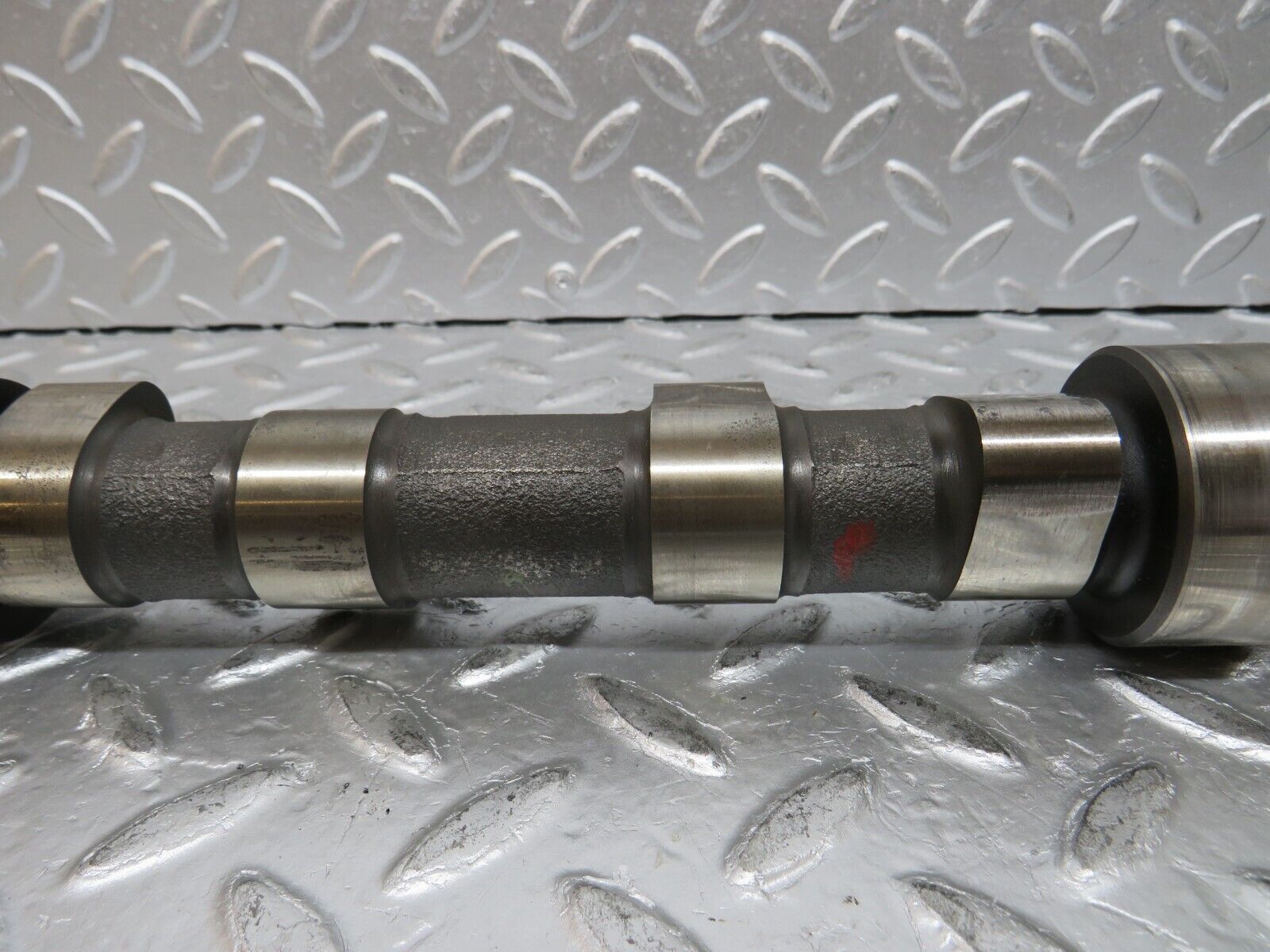 0878 Mercedes-Benz W123 240D Camshaft 6160510201