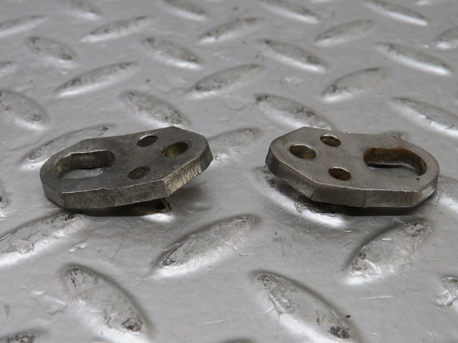 26257 Mercedes-Benz W116 450SE Fuel Injector Bracket 2 pcs