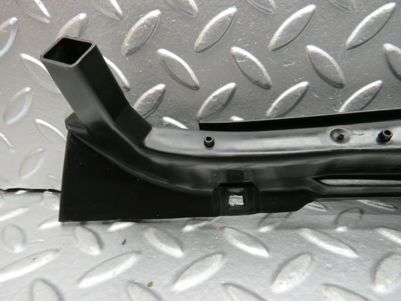 22455 Mercedes-Benz C124 E220 Coupe Water Drain 1246283407