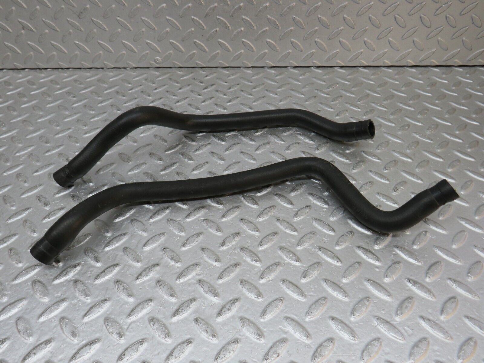 37975 Mercedes-Benz A124 320E Cabriolet Heater Hose Pipe Pair 1248327093