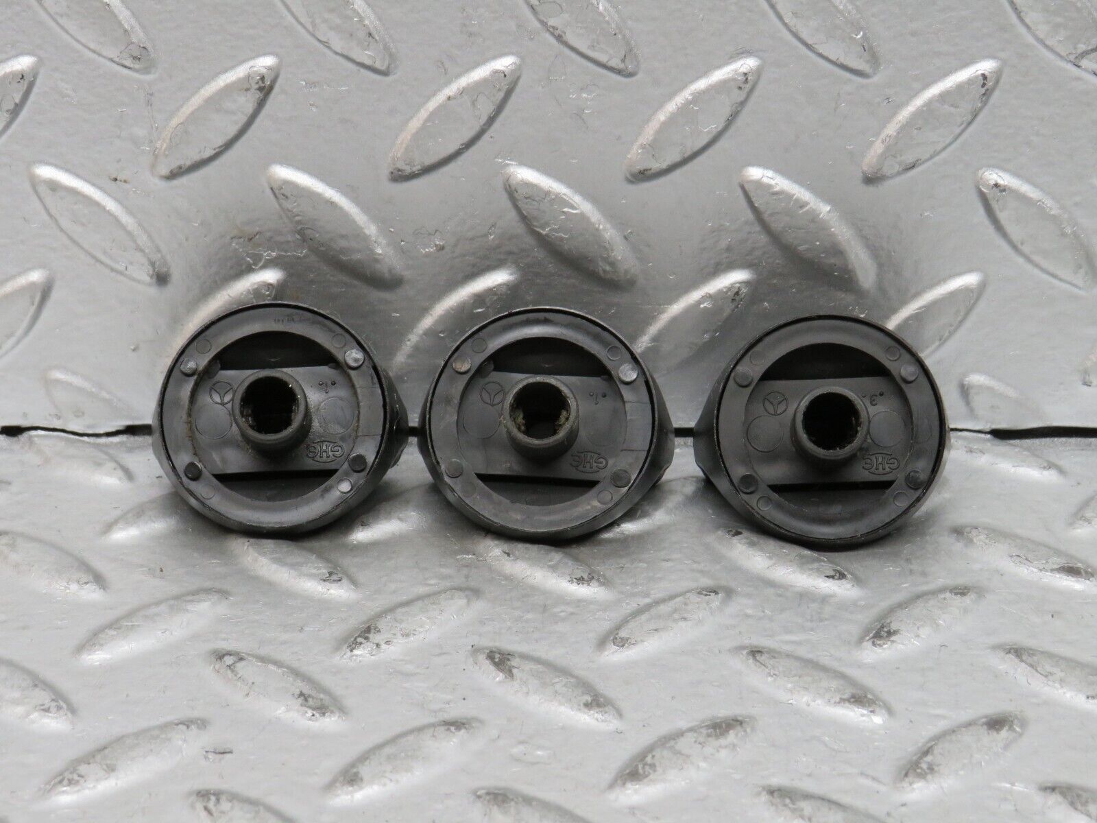 28304 Mercedes-Benz S123 240D Wagon Heater Control Knob Set