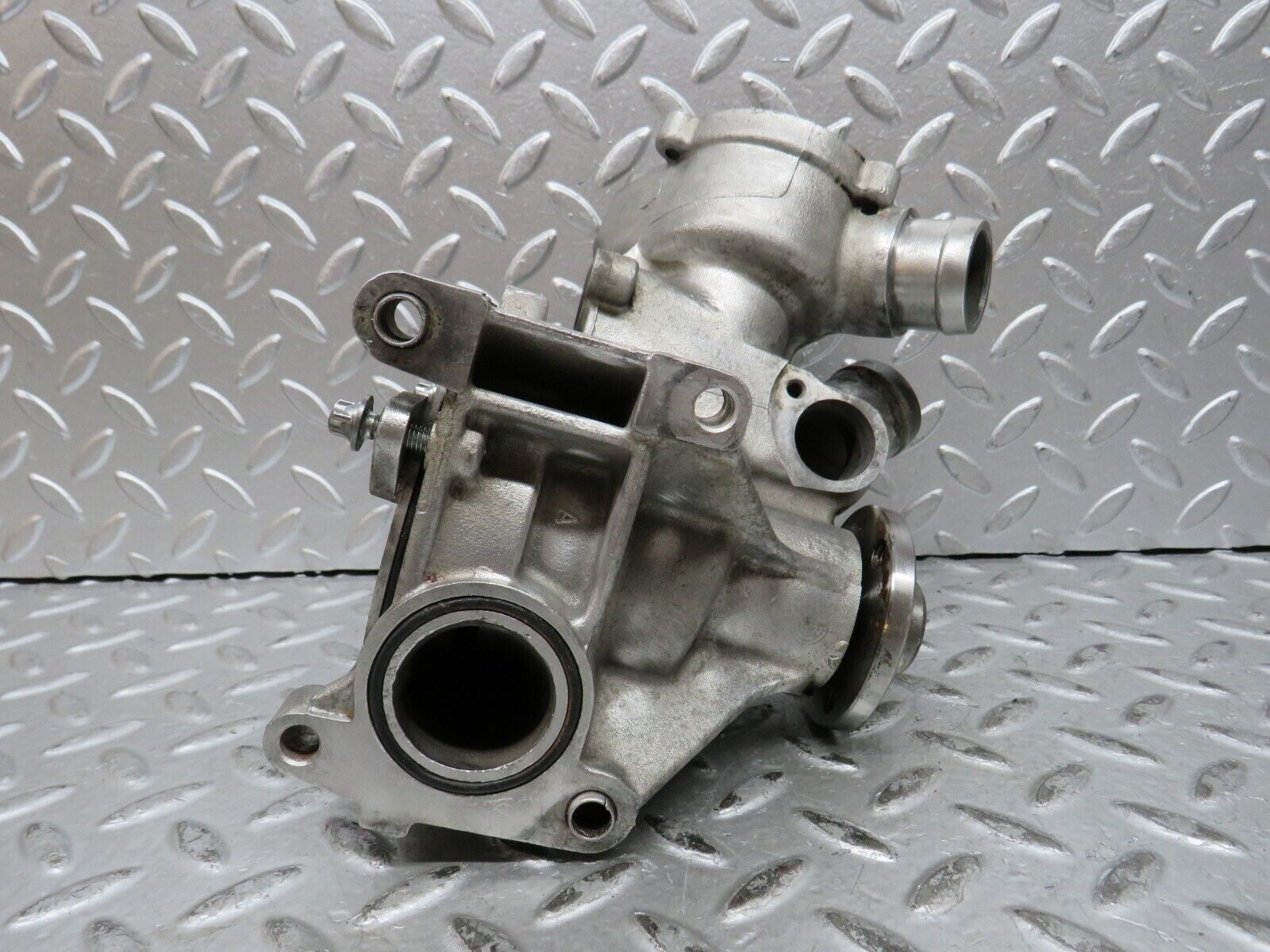 29024 Mercedes-Benz C124 320CE Coupe Water Pump