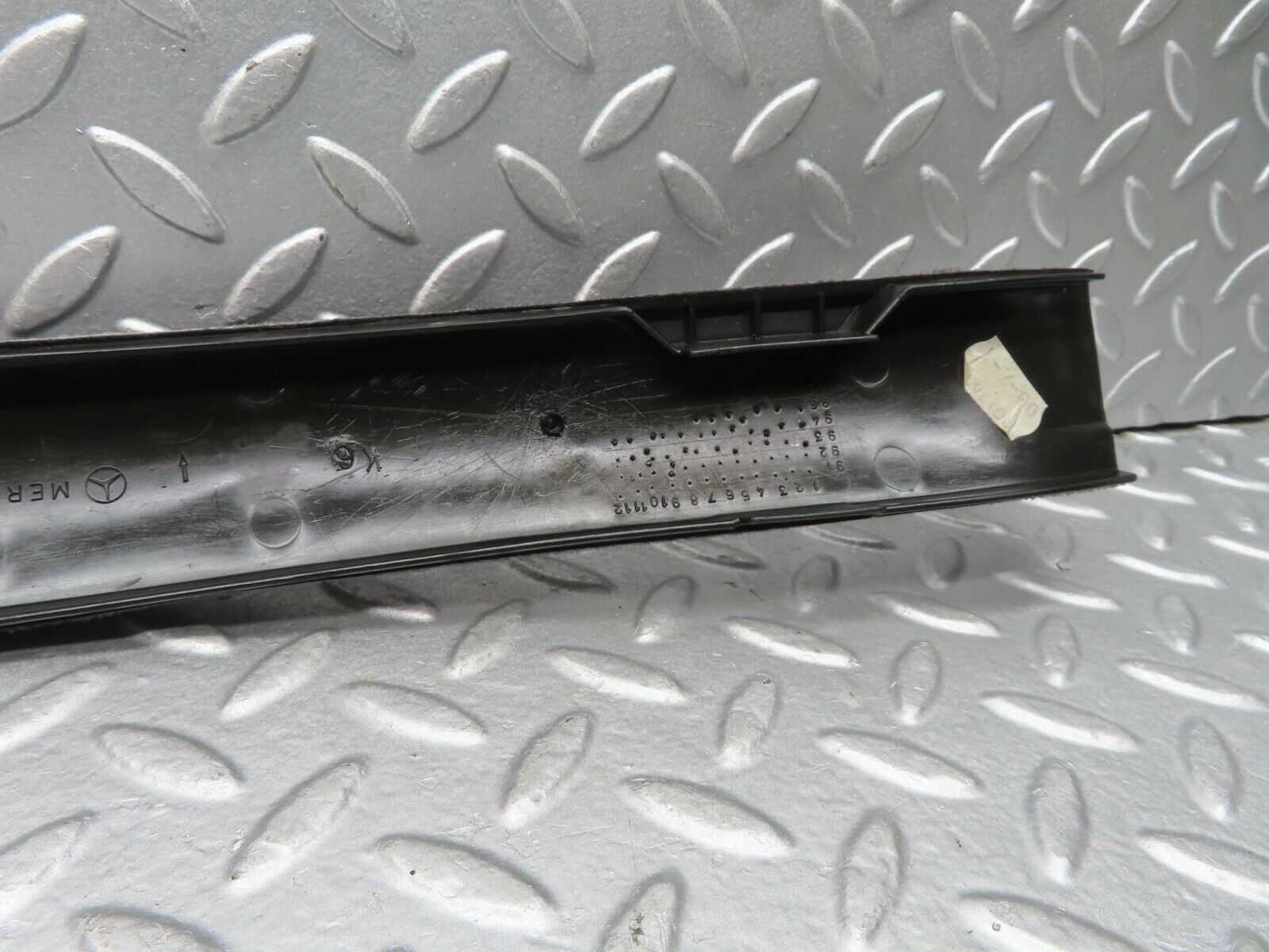 14990 Mercedes-Benz W140 S320 C Pillar Side Cover Left Side 1406902126