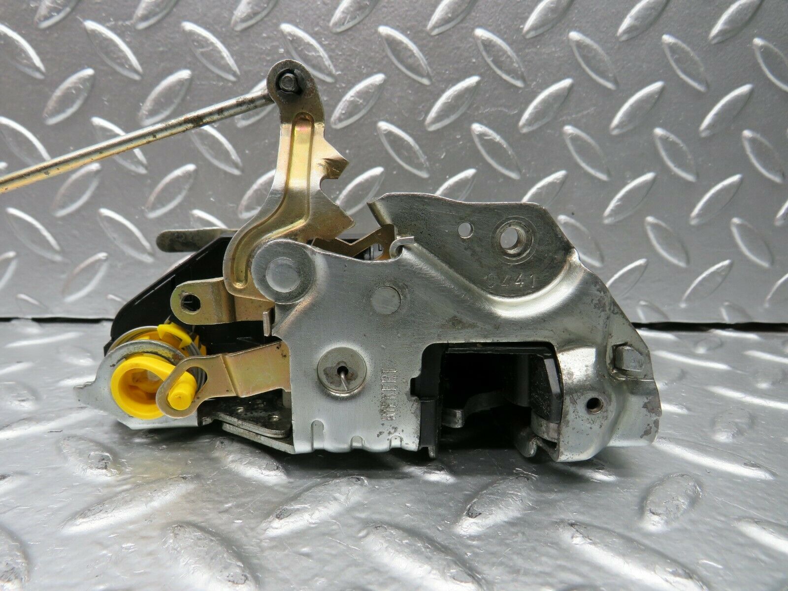 22622 Mercedes-Benz C124 E220 Coupe Left Door Lock Mechanism