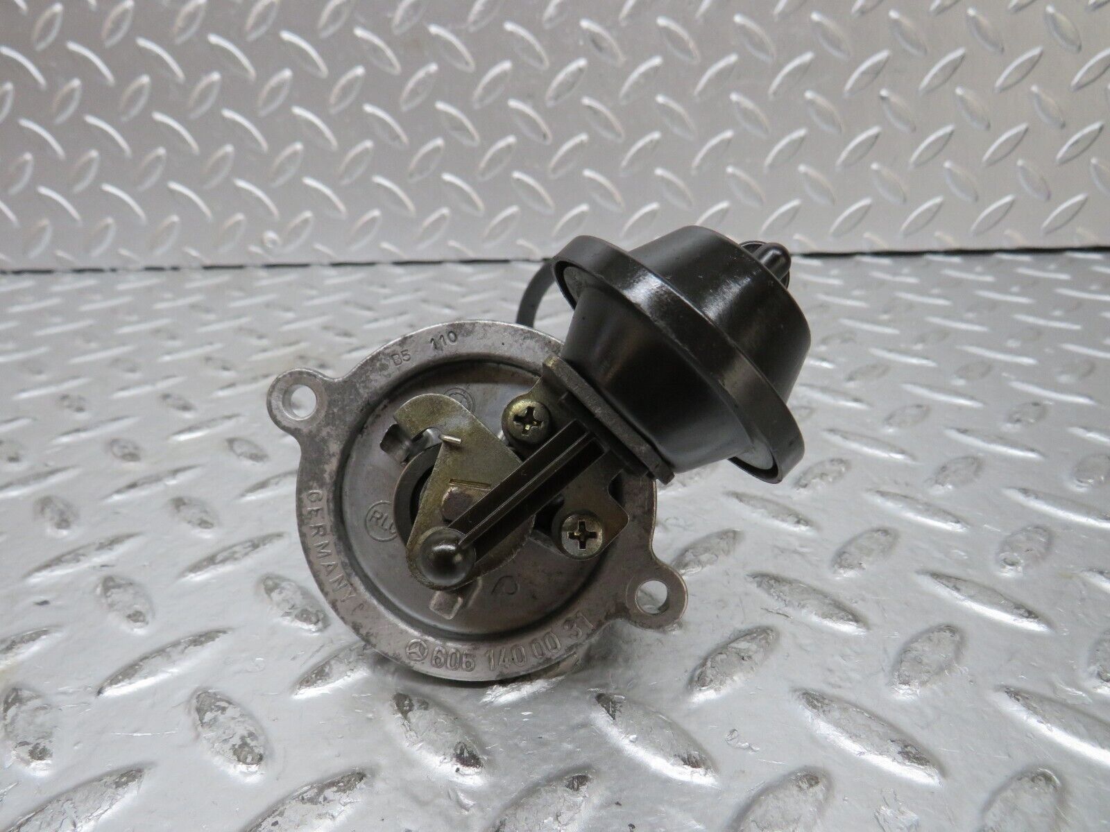 27707 Mercedes-Benz S124 300TE Inlet Manifold Flap Resonance Valve 6061400031