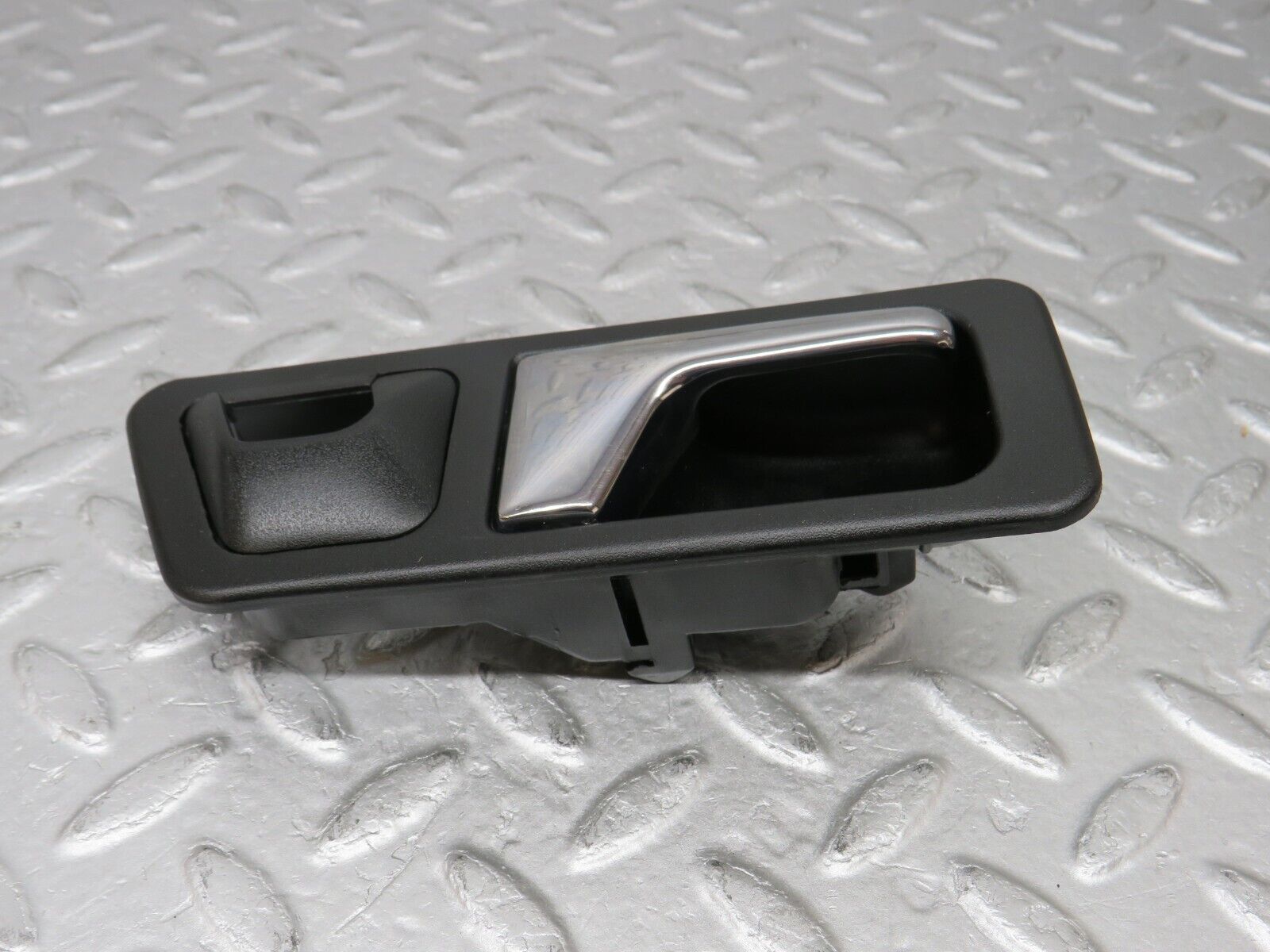 36617 Mercedes-Benz W201 190E 2.0L Right Interior Door Handle 2017660264