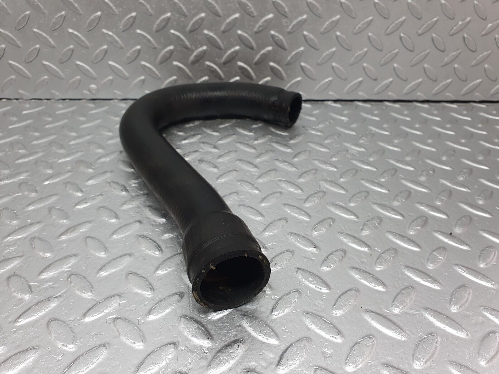 41577 Mercedes-Benz W124 200E Upper Radiator Hose 1245010182