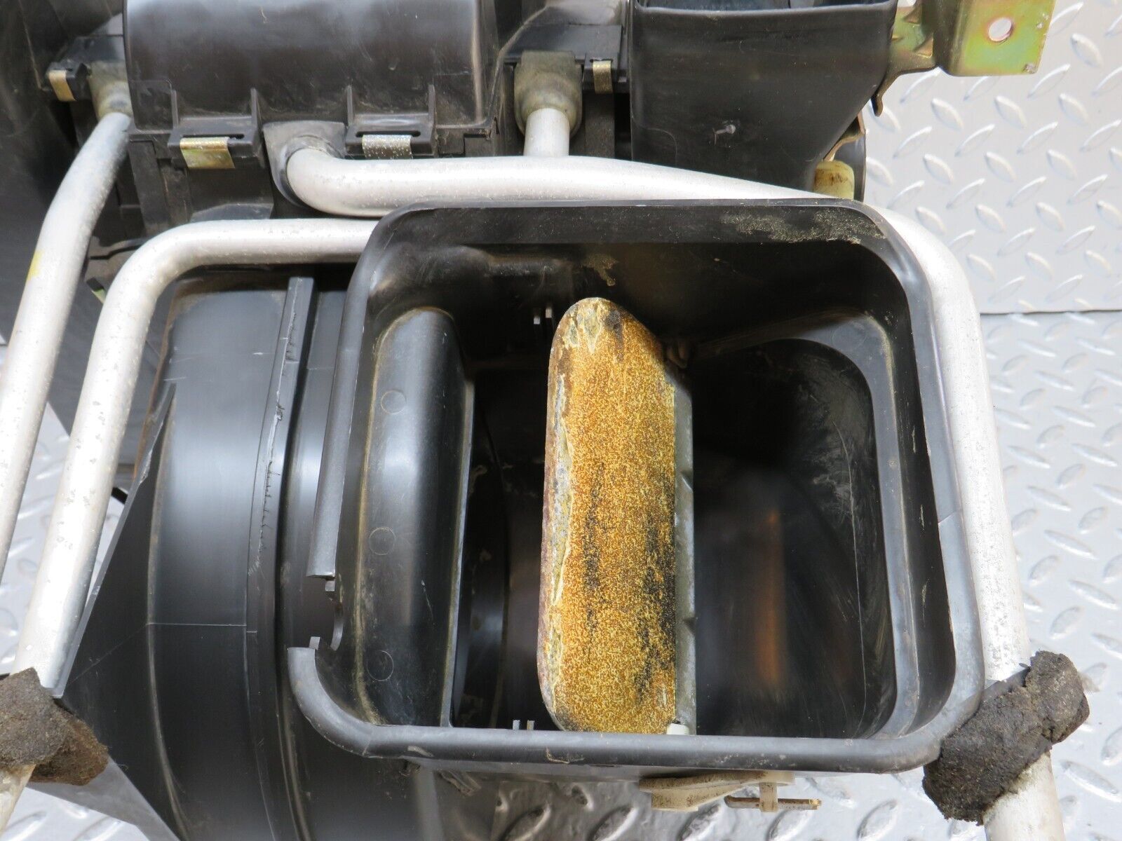 28411 Mercedes-Benz S123 240D Wagon Heater Box Blower Housing Behr 1238300508