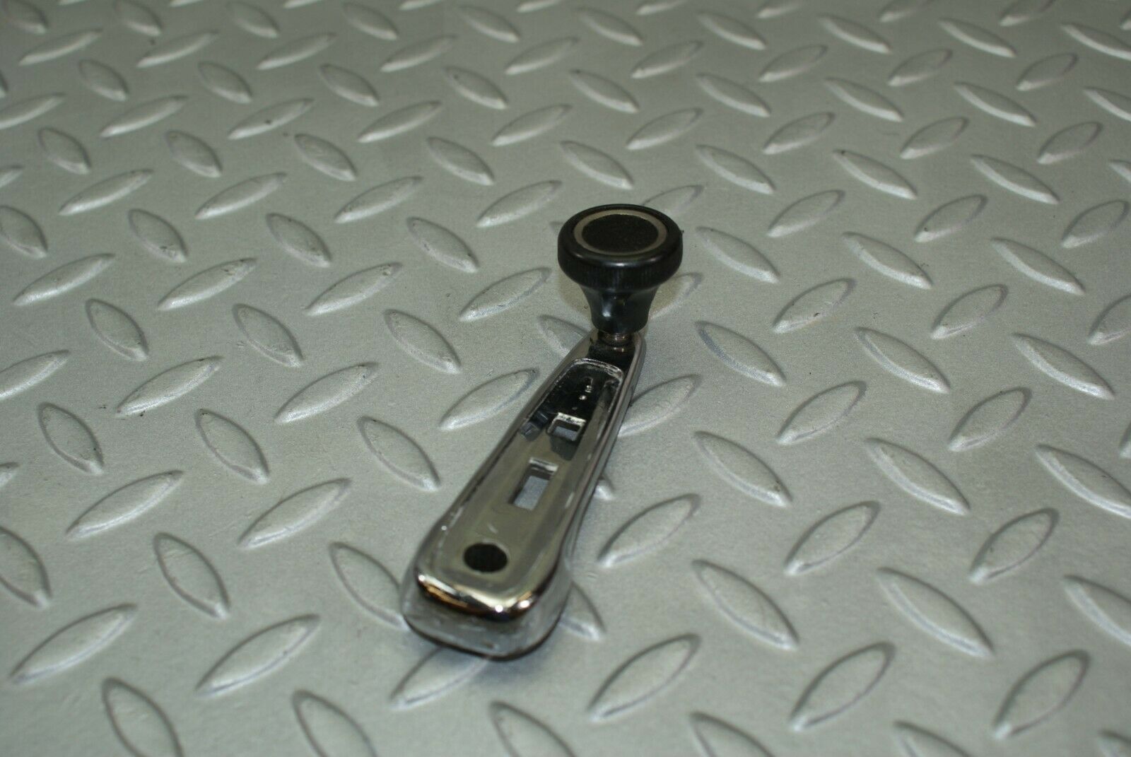 3194 Mercedes-Benz W115 220D Window Lifter Crank Handle