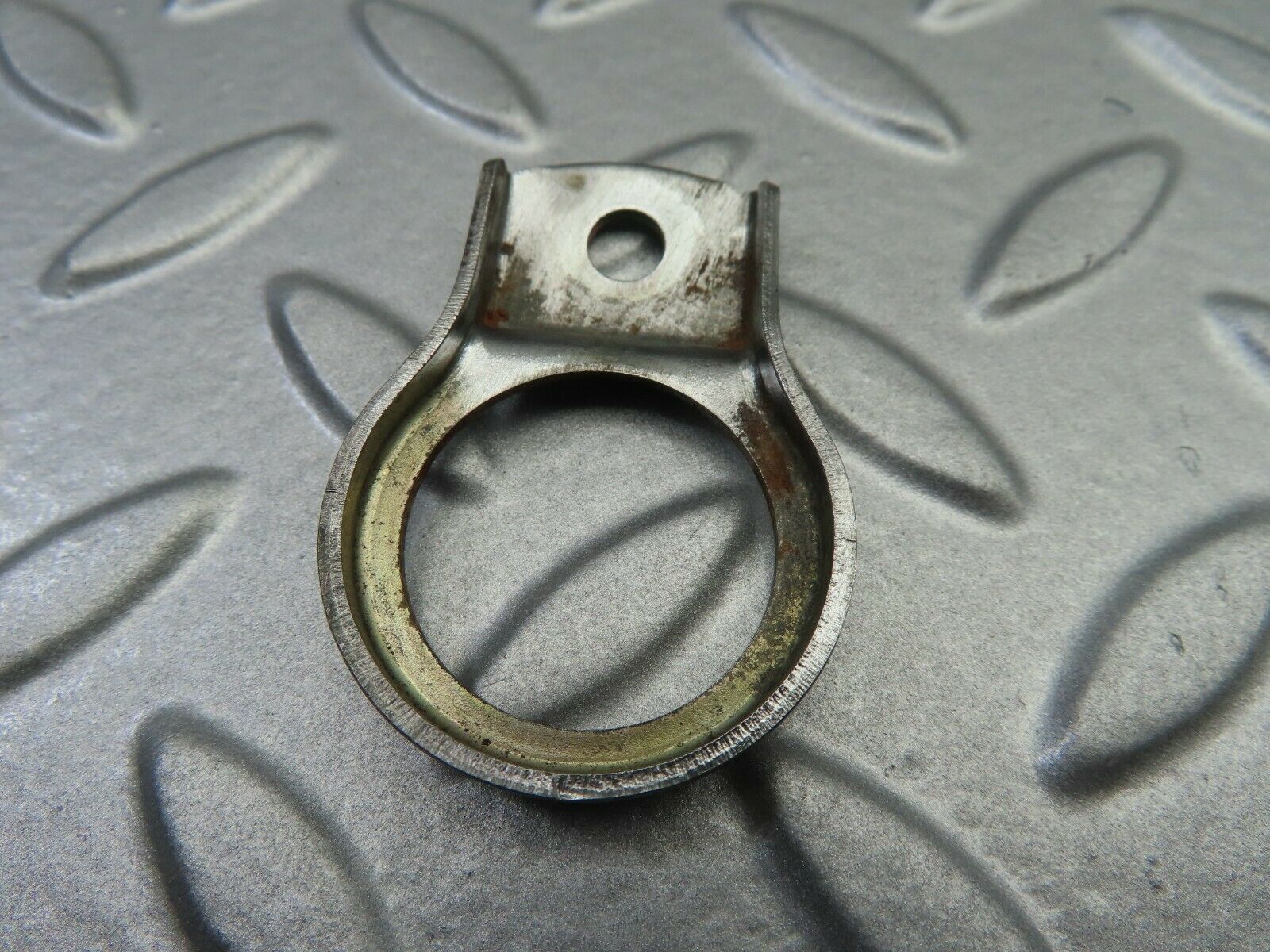 7097 Mercedes-Benz C107 350SLC Coupe Fuel Injector Bracket