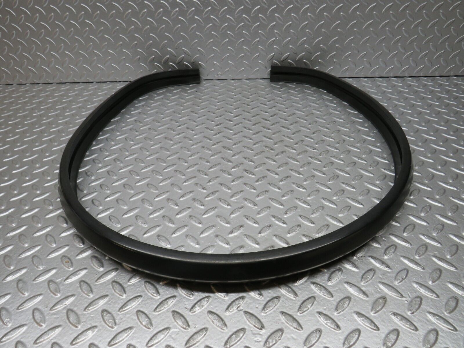 32217 Mercedes-Benz W123 230E Rear Bumper Rubber