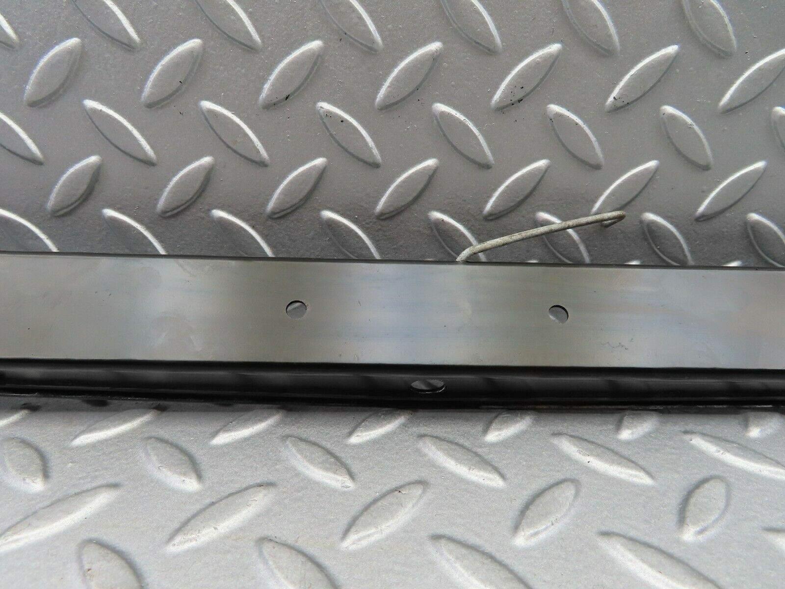 6385 Mercedes-Benz W126 380SE Sunroof Moving Plate