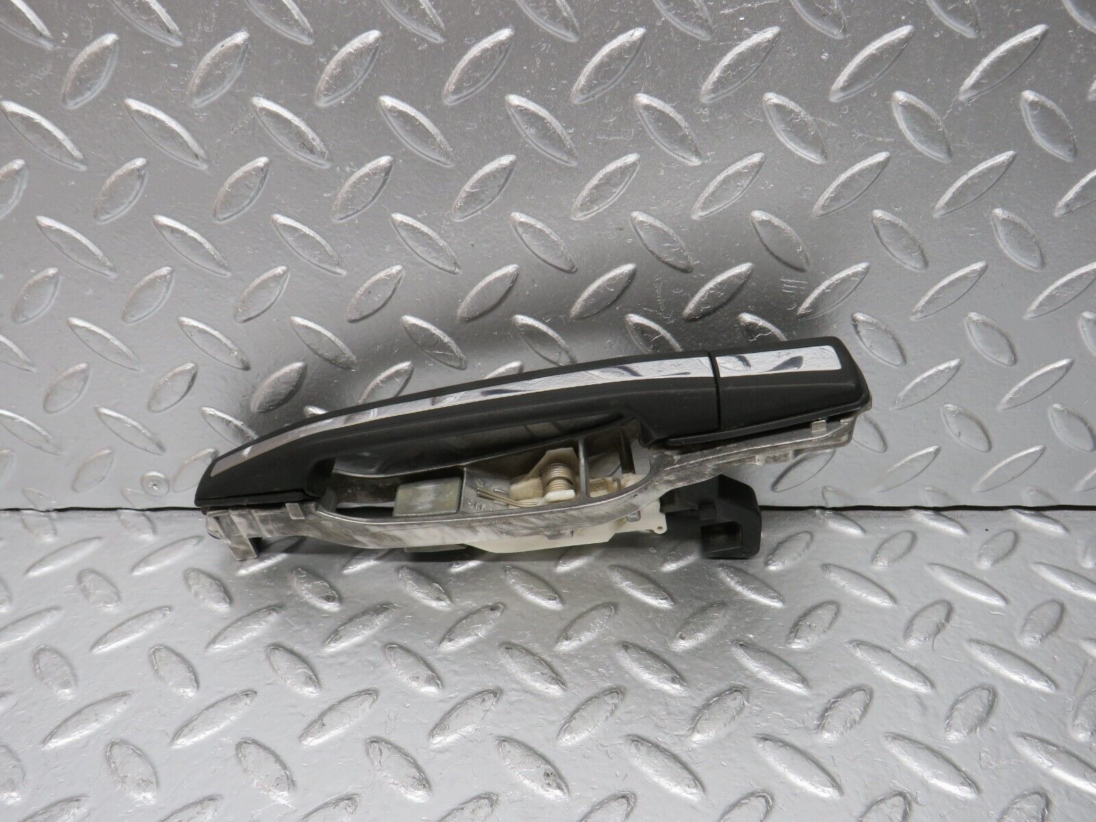 31372 Mercedes-Benz S124 220TE Rear Right Exterior Door Handle