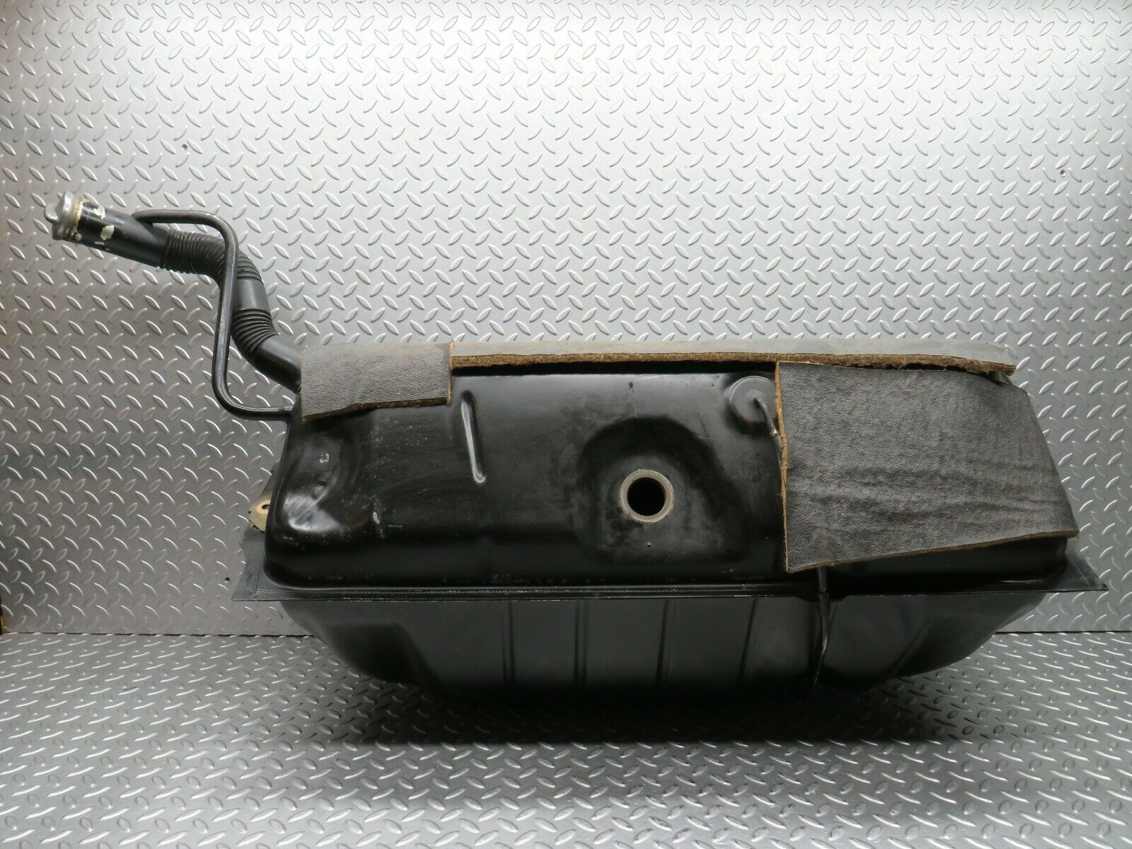 22924 Mercedes-Benz C107 450SLC Coupe Fuel Tank