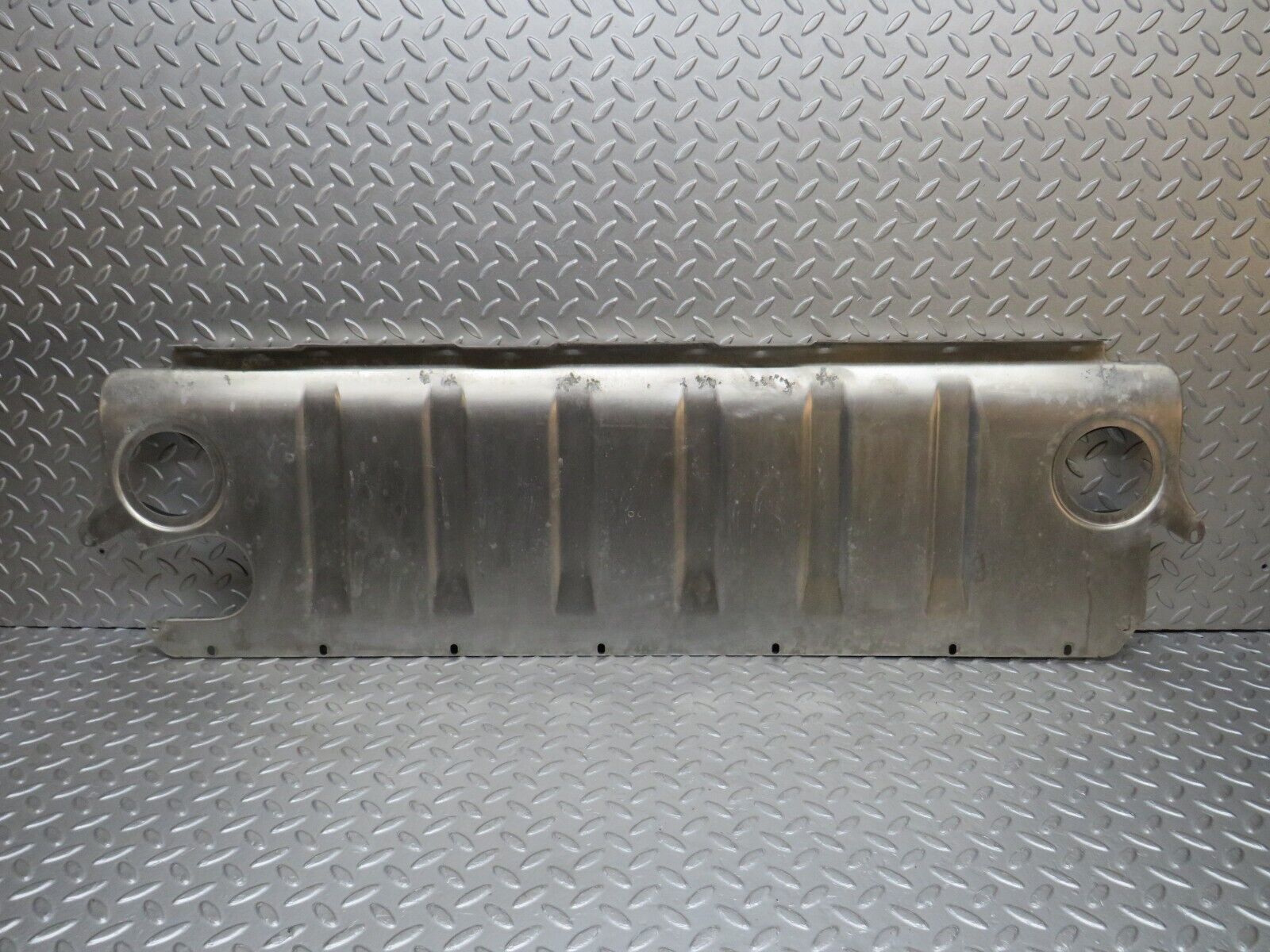 39520 Mercedes-Benz R129 320SL Coupe Fuel Tank Rear Cover