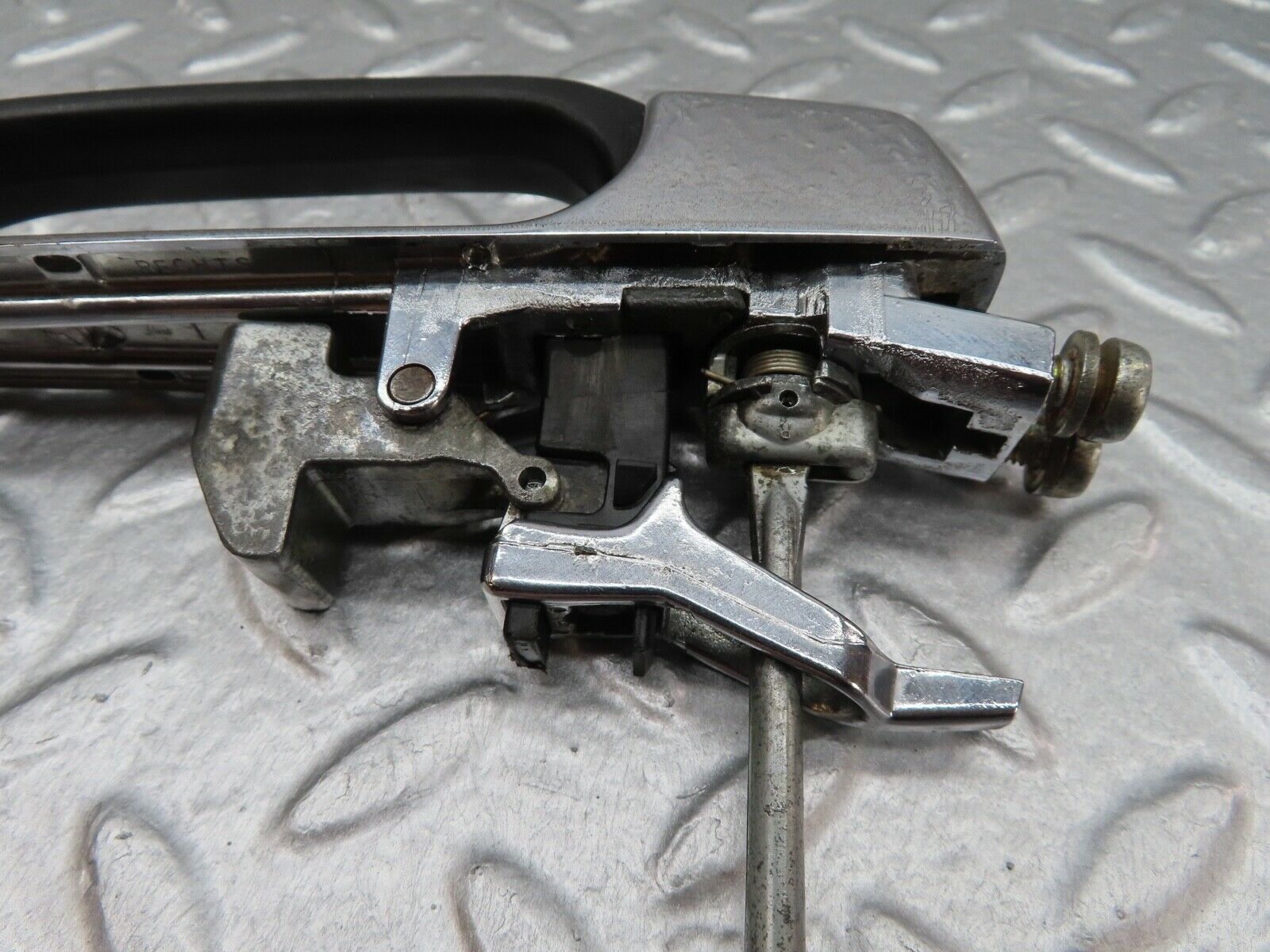 17948 Mercedes-Benz W123 200 Front Right Exterior Door Handle 1237600259