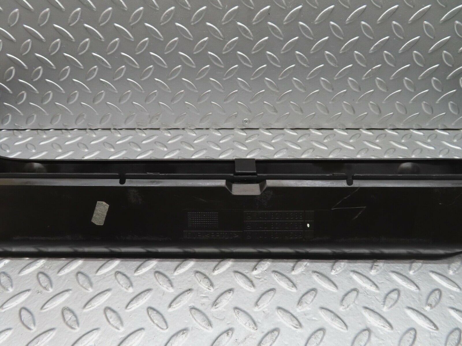 14904 Mercedes-Benz W140 S320 Engine Bay Cable Channel 1408214589