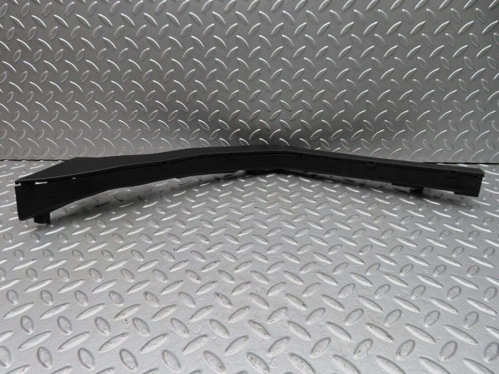 14876 Mercedes-Benz W140 S320 Engine Bay Cable Channel 1405461564 1405401418