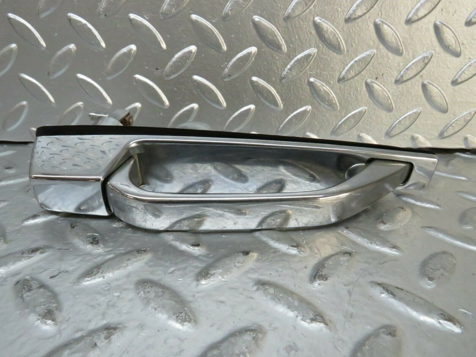 23723 Mercedes-Benz W116 350E Rear Exterior Door Handle 1167600059