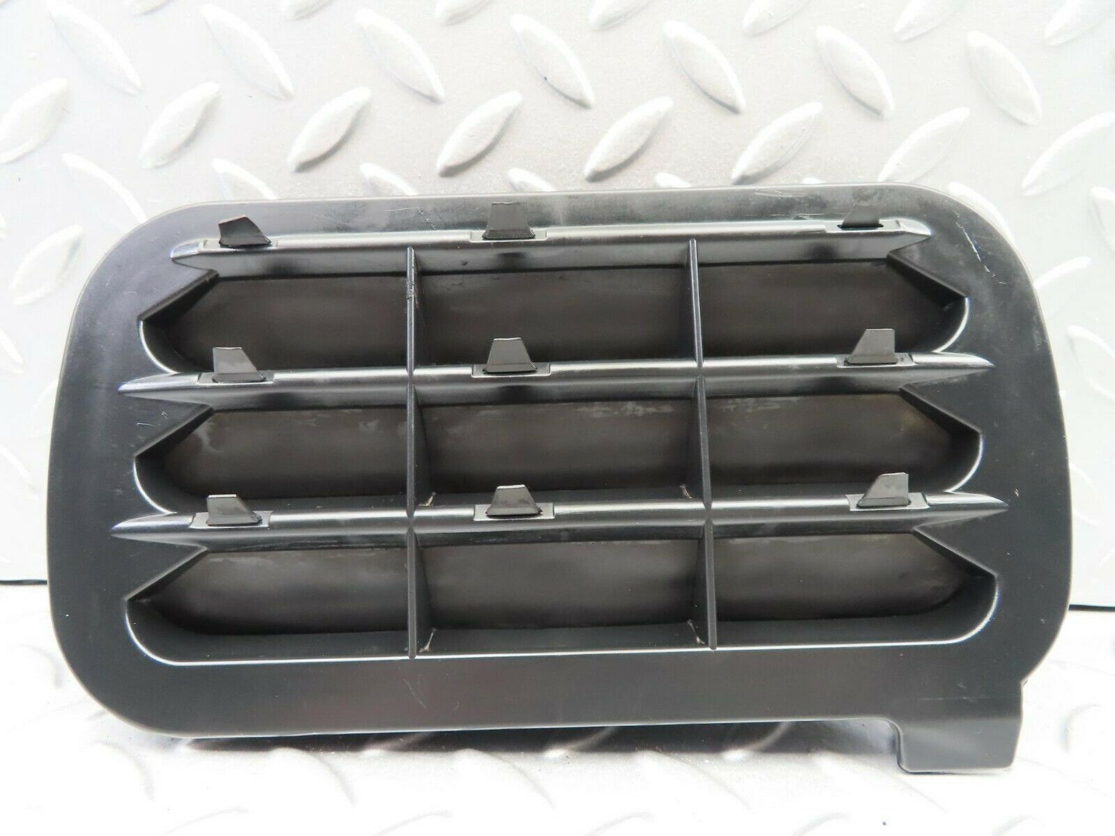 6743 Mercedes-Benz S124 E220 Wagon Rear Air Intake Vent 1248370230