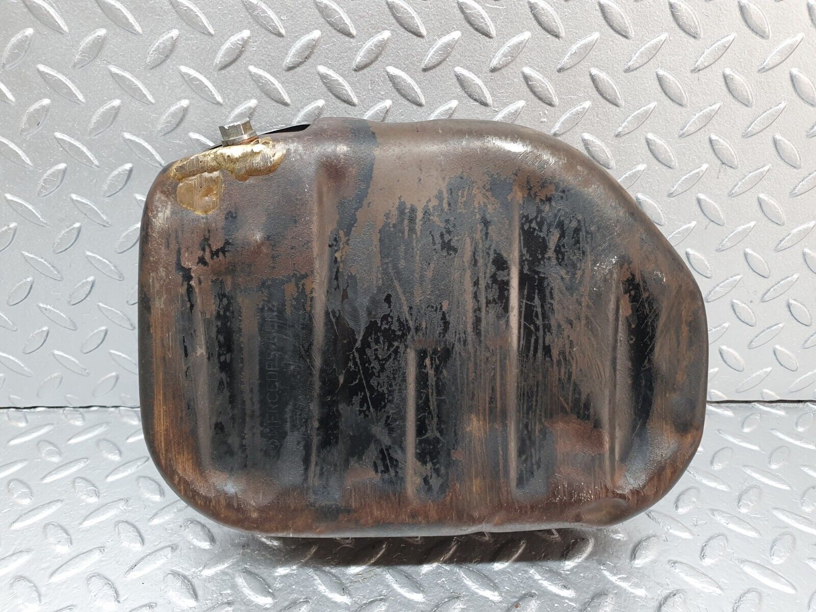 40867 Mercedes-Benz W123 240D Oil Pan Oil Sump