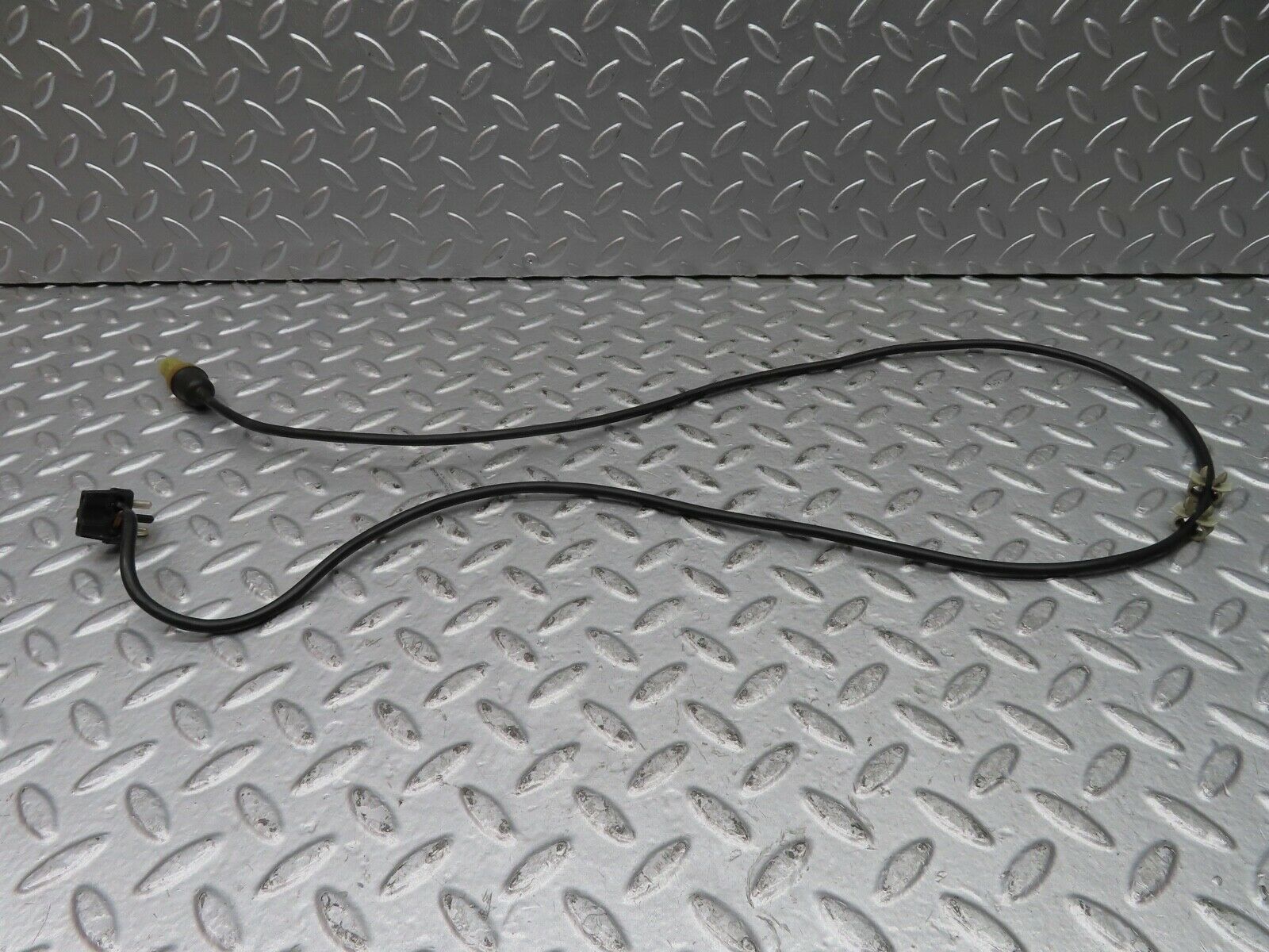 21609 Mercedes-Benz W126 300SE Front Wing Indicator Cable Wire 1249971881