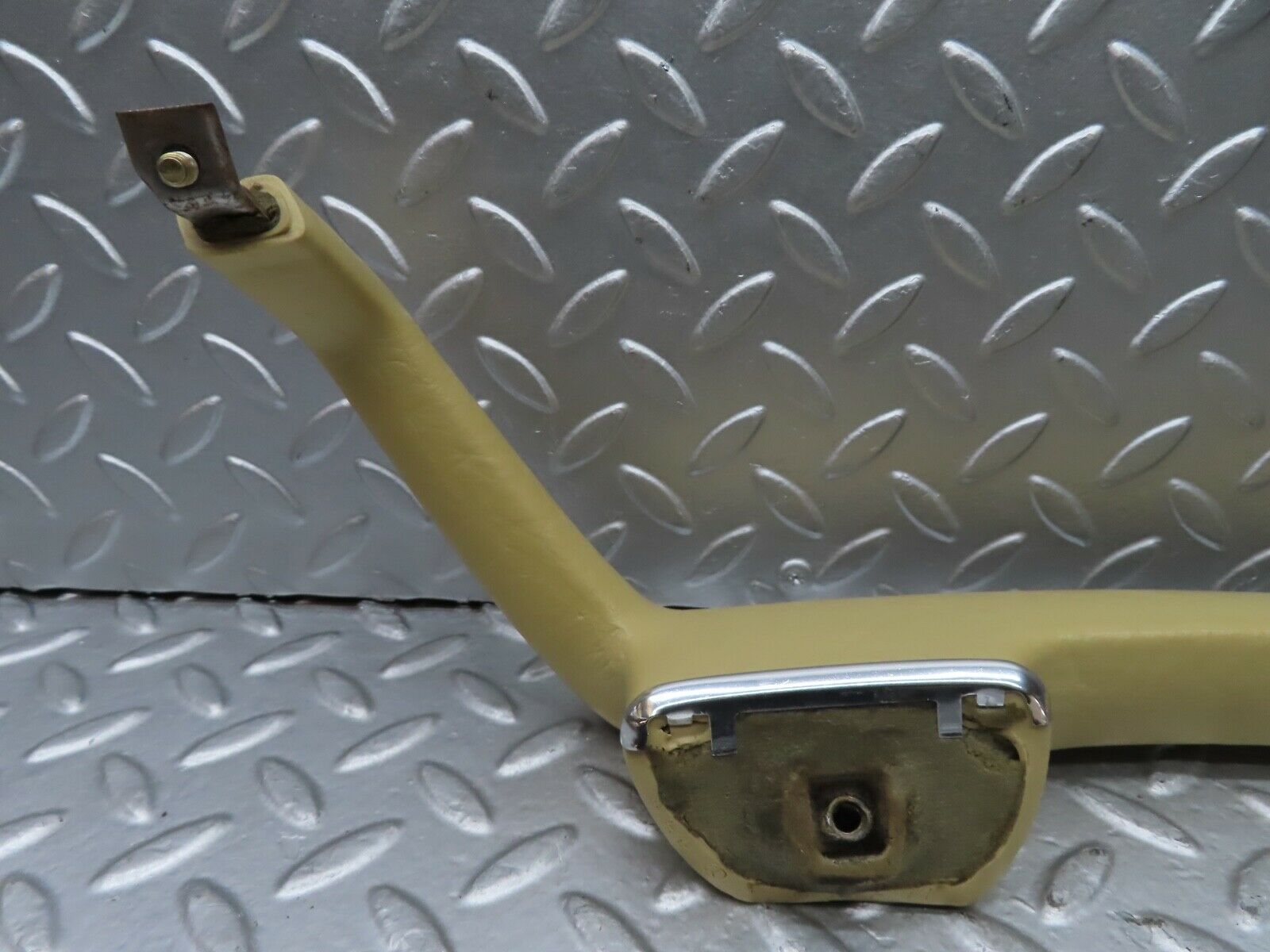 21030 Mercedes-Benz W123 230E Interior Door Handle Front Left Beige 1239701701