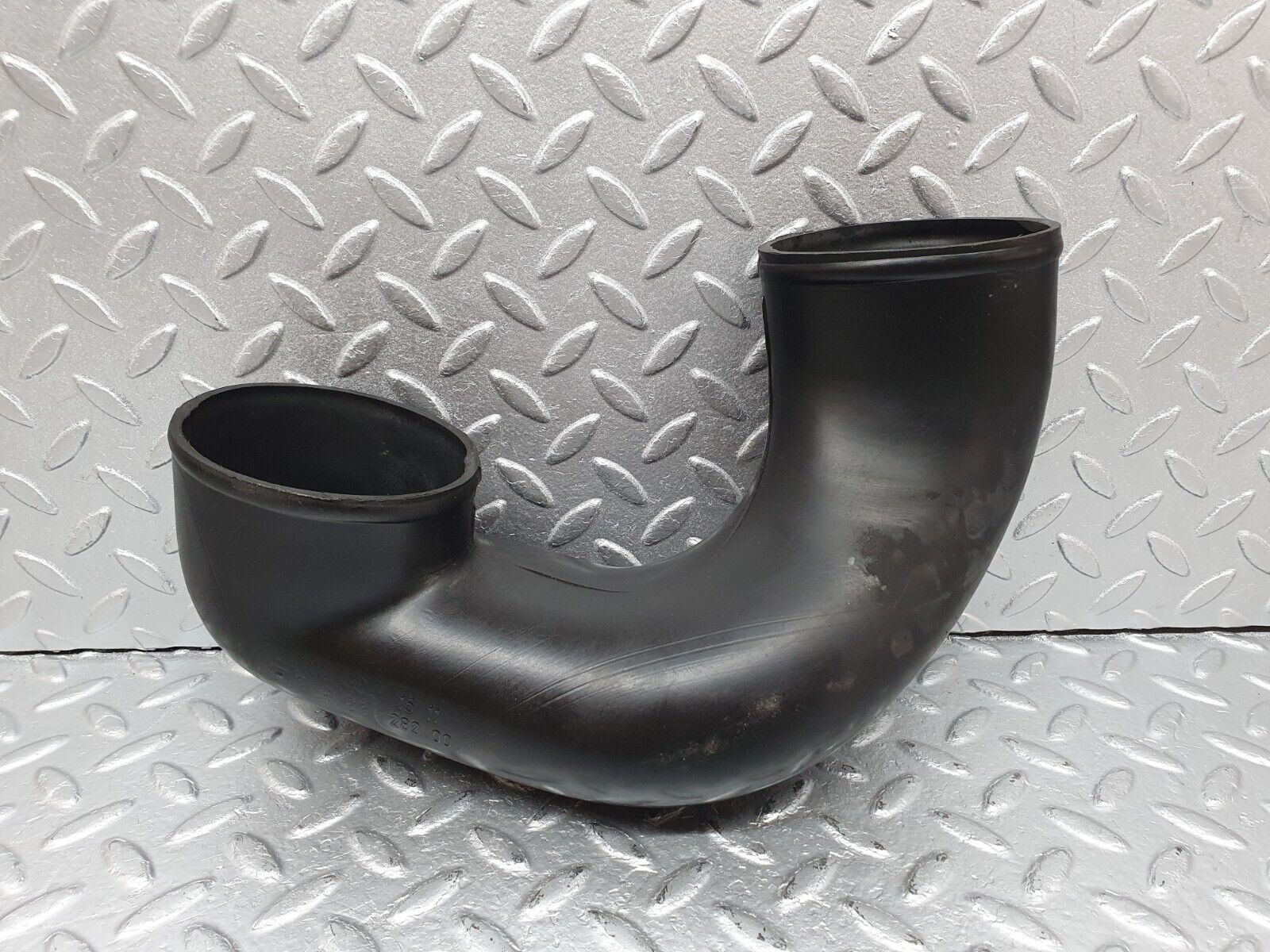 41441 Mercedes-Benz W124 200E Air Intake Pipe 1020941511