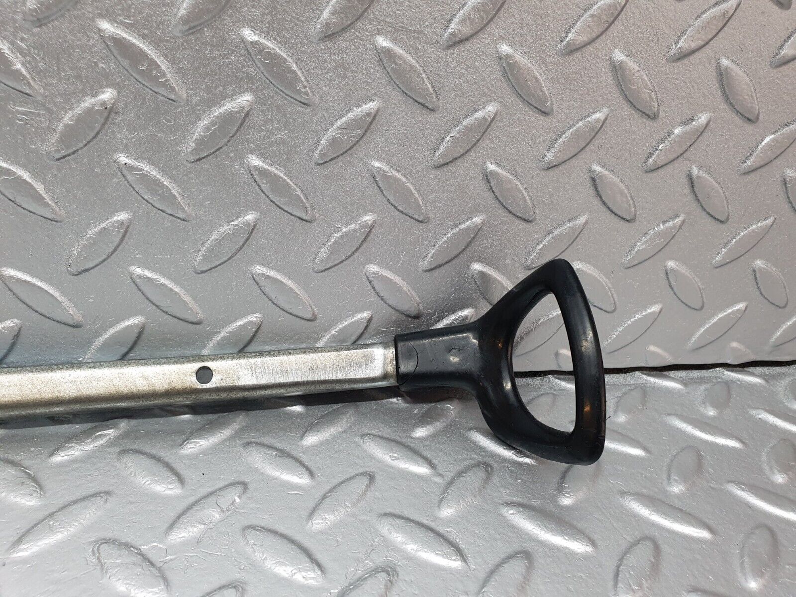 40792 Mercedes-Benz W123 300D Front Right Seat Sliding Adjust Handle