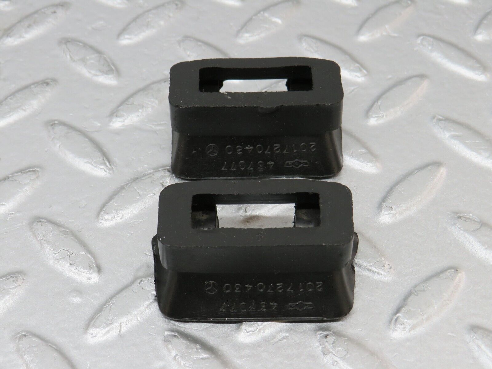 36586 Mercedes-Benz W201 190E 2.0L Door Check Strap Rubber Seal 2x 2017270430