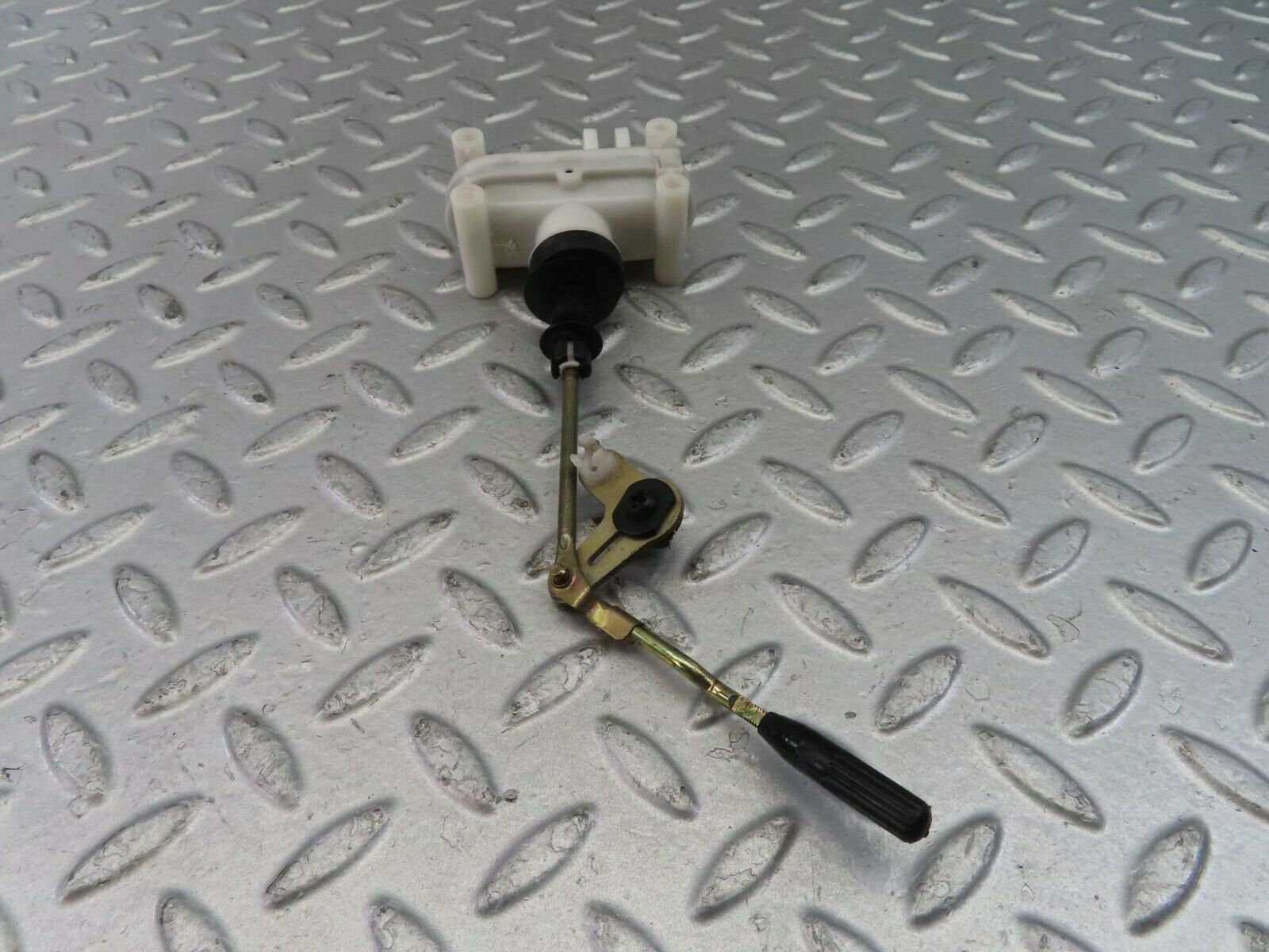 10362 Mercedes-Benz W201 190E Door Lock Vacuum Actuator Rear Left 2018050590