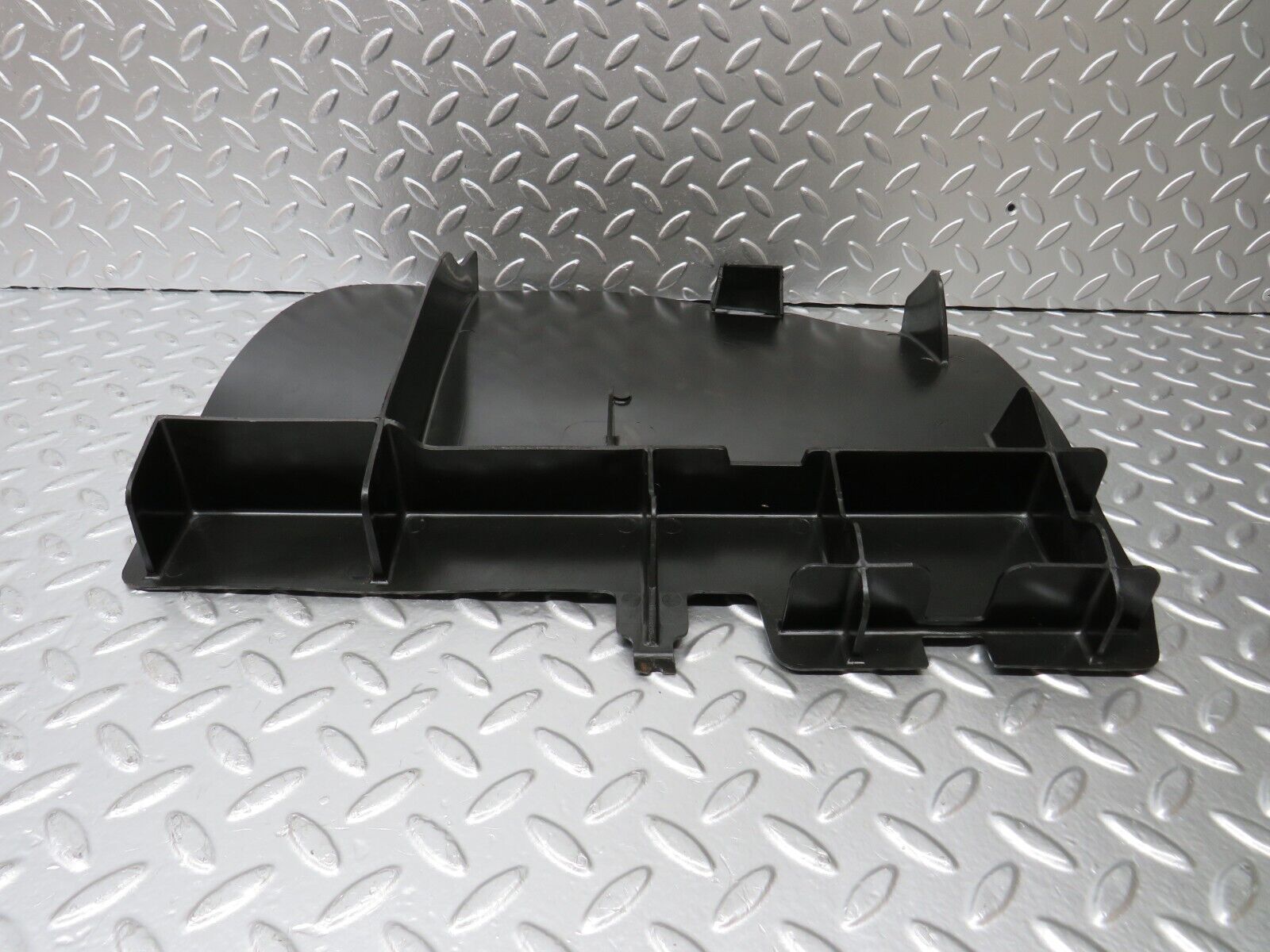 25143 Mercedes-Benz W201 190D Front Left Front Cable Channel Cover 2016841137