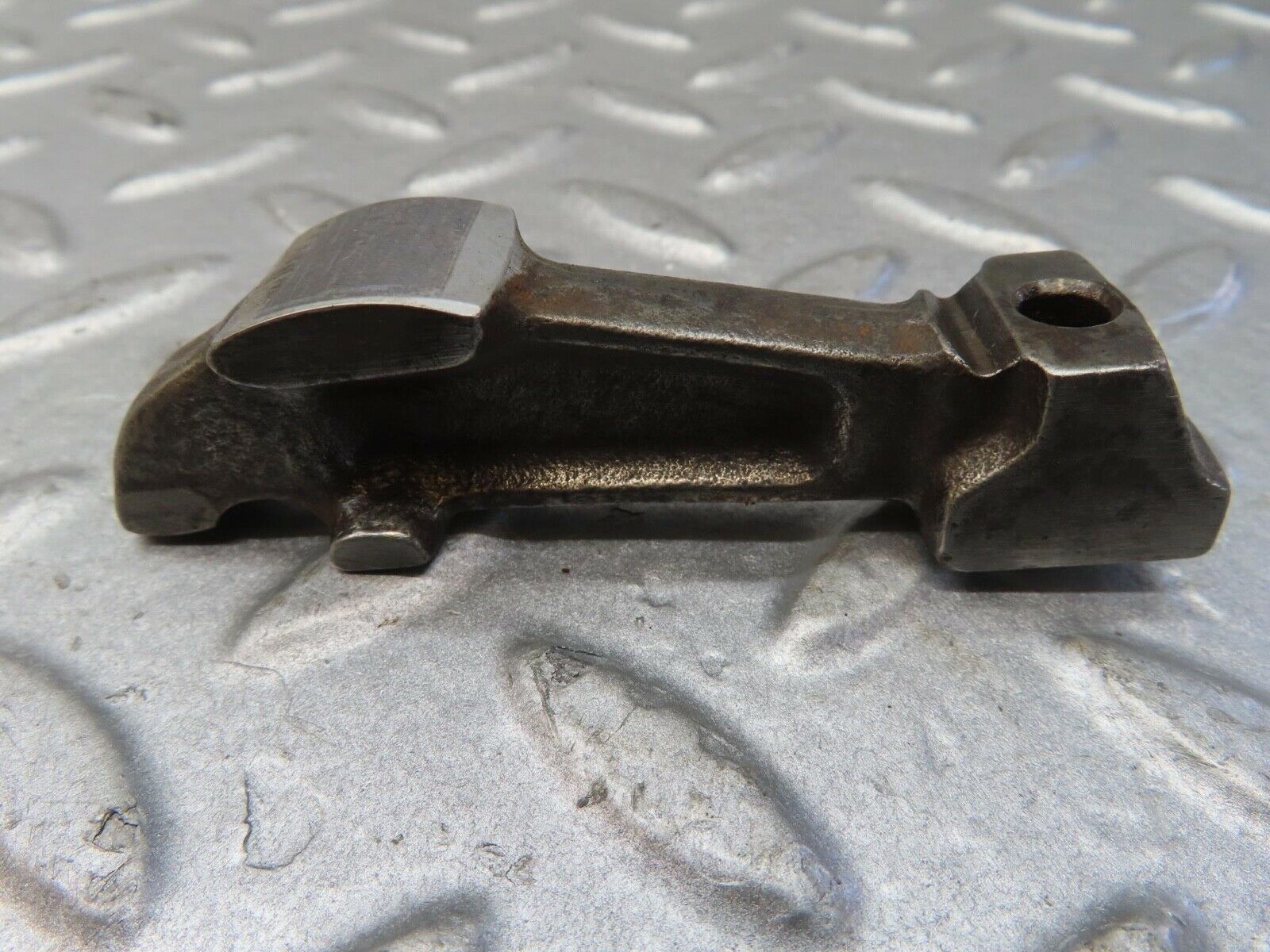 13377 Mercedes-Benz W111 230S Valve Rocker Arm With Retaining Spring