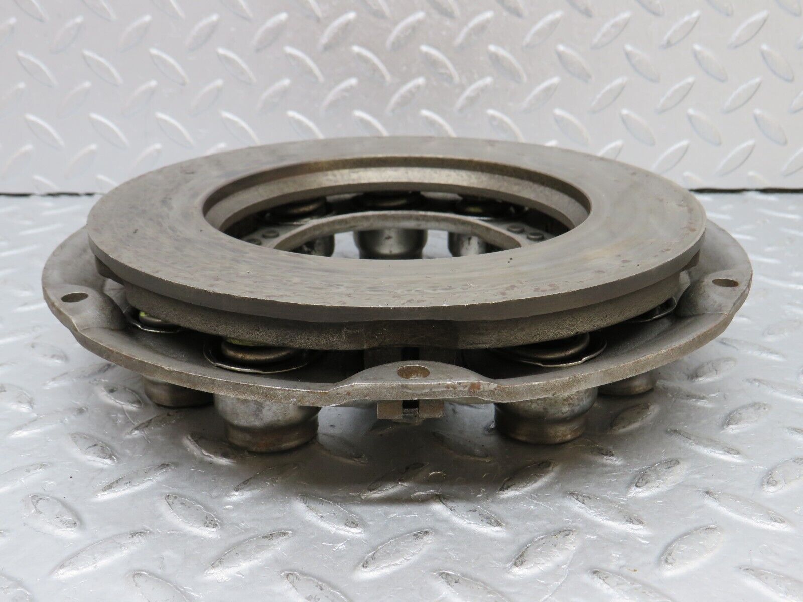 35920 Mercedes-Benz 240D OM616.912 Clutch Pressure Plate YK228KX