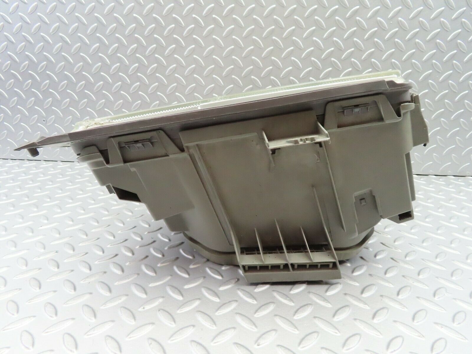 6685 Mercedes-Benz S124 E220 Wagon Headlight Bosch Left Side 1305544186