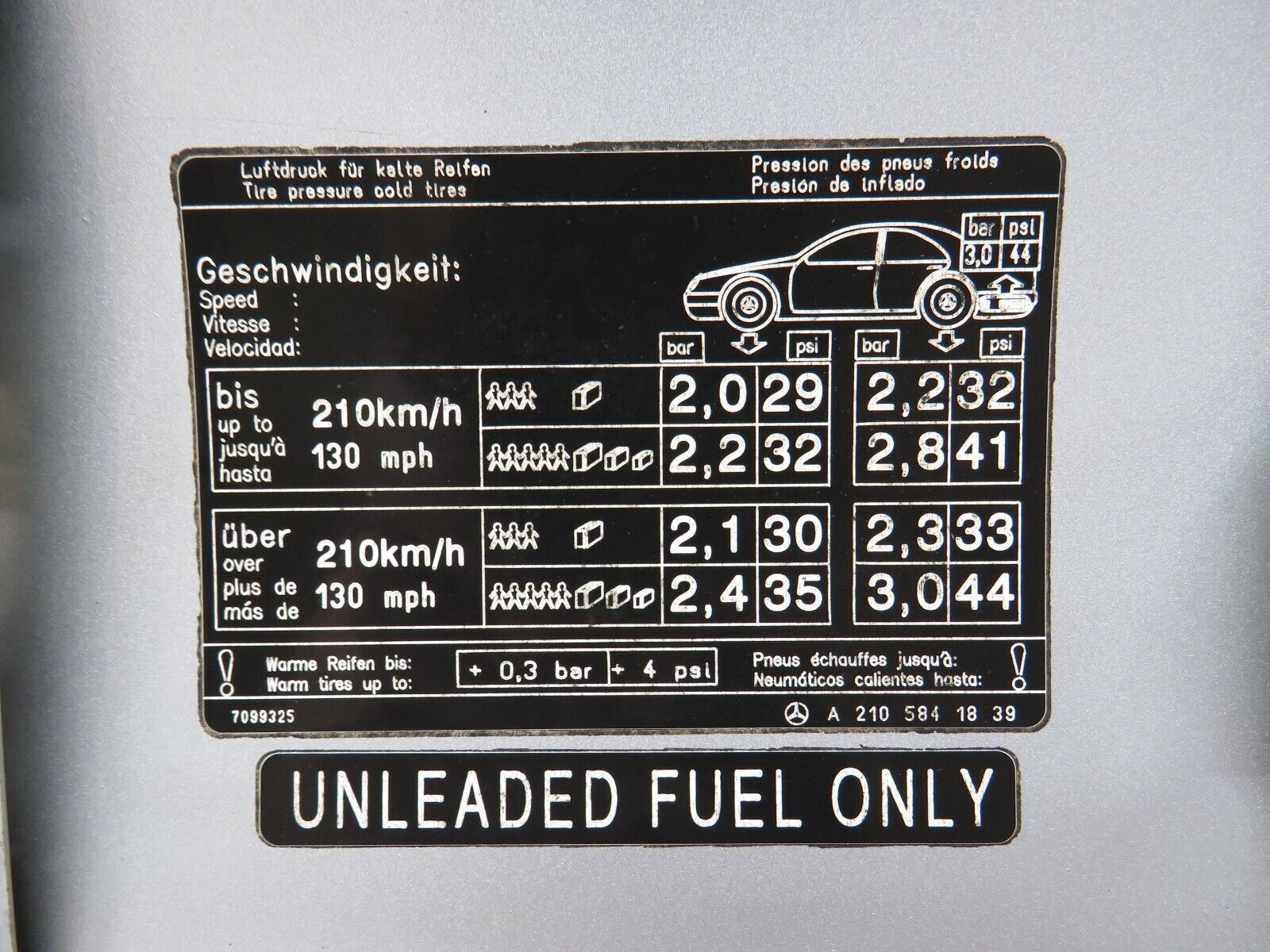 34912 Mercedes-Benz W210 320E Fuel Tank Flap Cap 2105841839